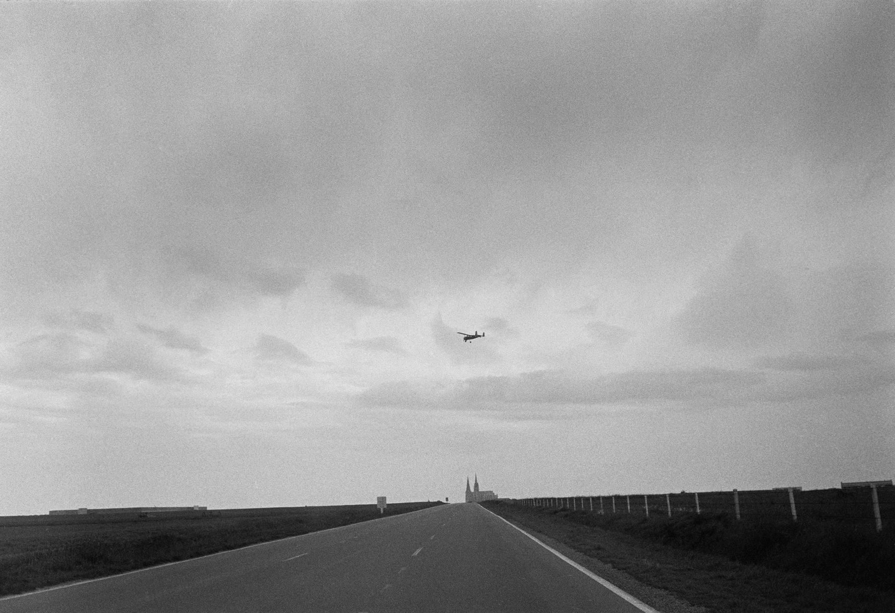 Joel Meyerowitz - European Trip: Photographs from the Car, 1968 2014 Howard Greenberg Gallery