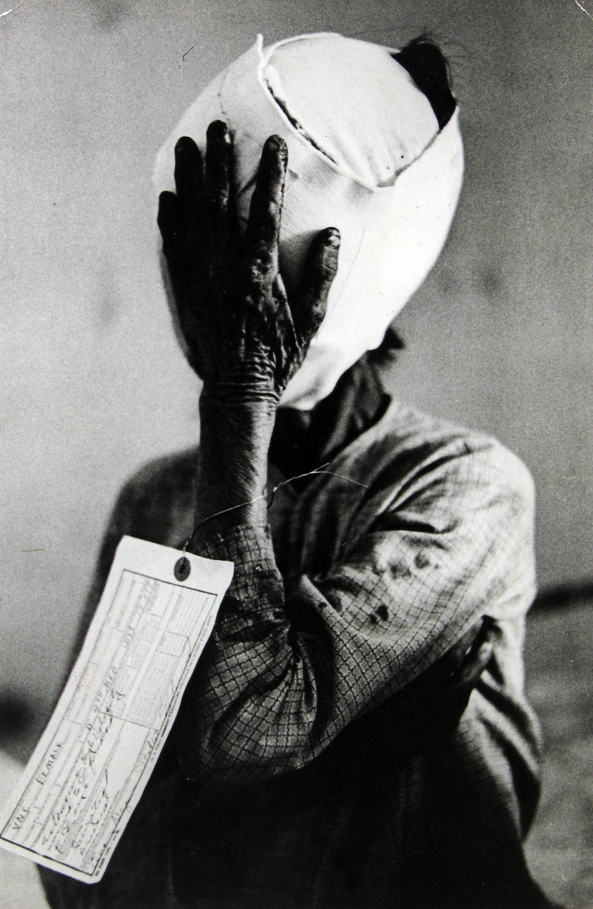 Philip Jones Griffiths: Maelstrom 2011 Howard Greenberg Gallery