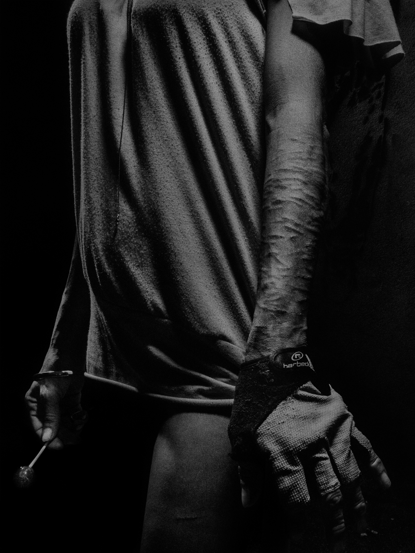 Alex Majoli SKĒNĒ - Howard Greenberg Gallery - 2017