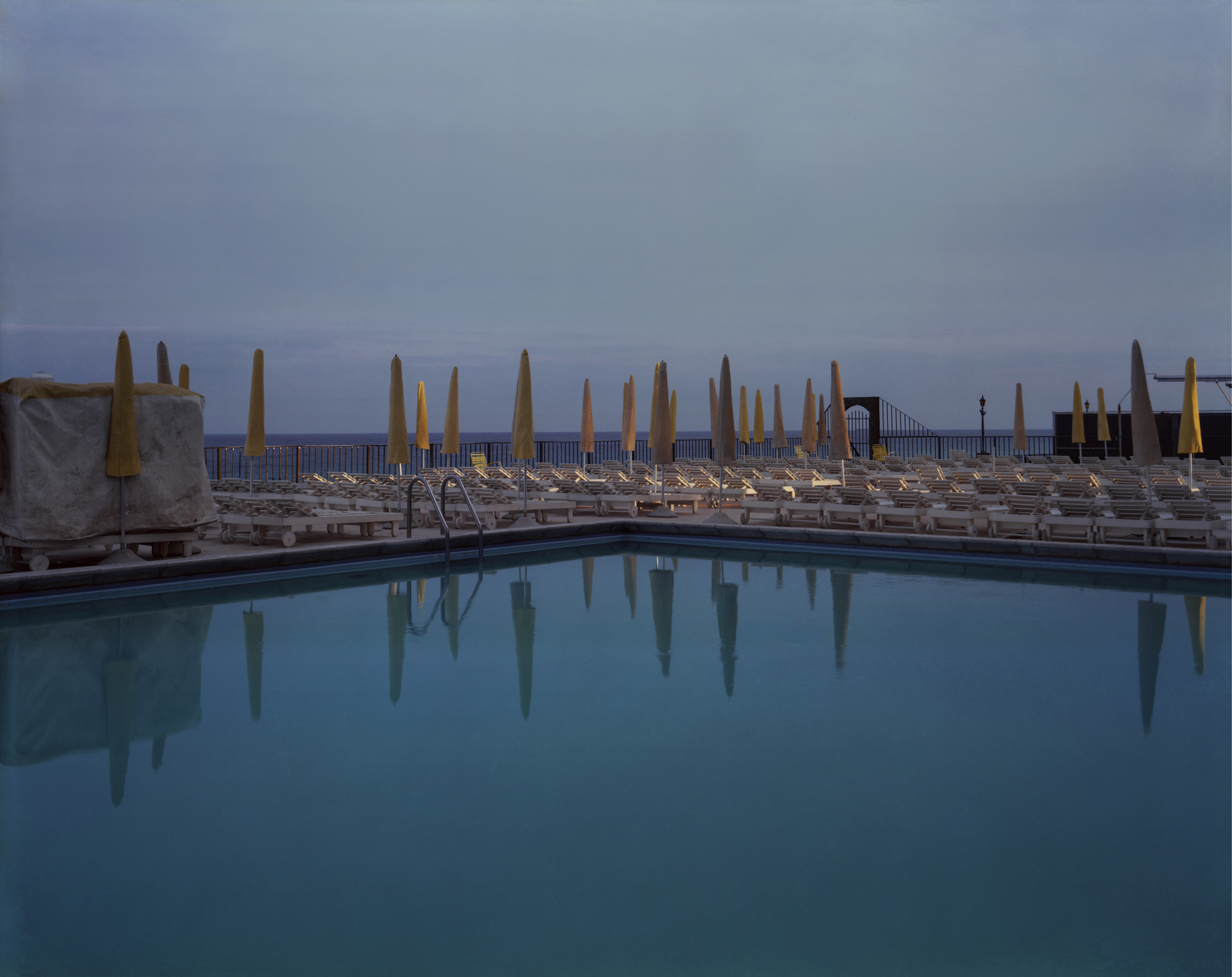 Joel Meyerowitz: Between the Dog and the Wolf, Howard Greenberg Gallery, 2017