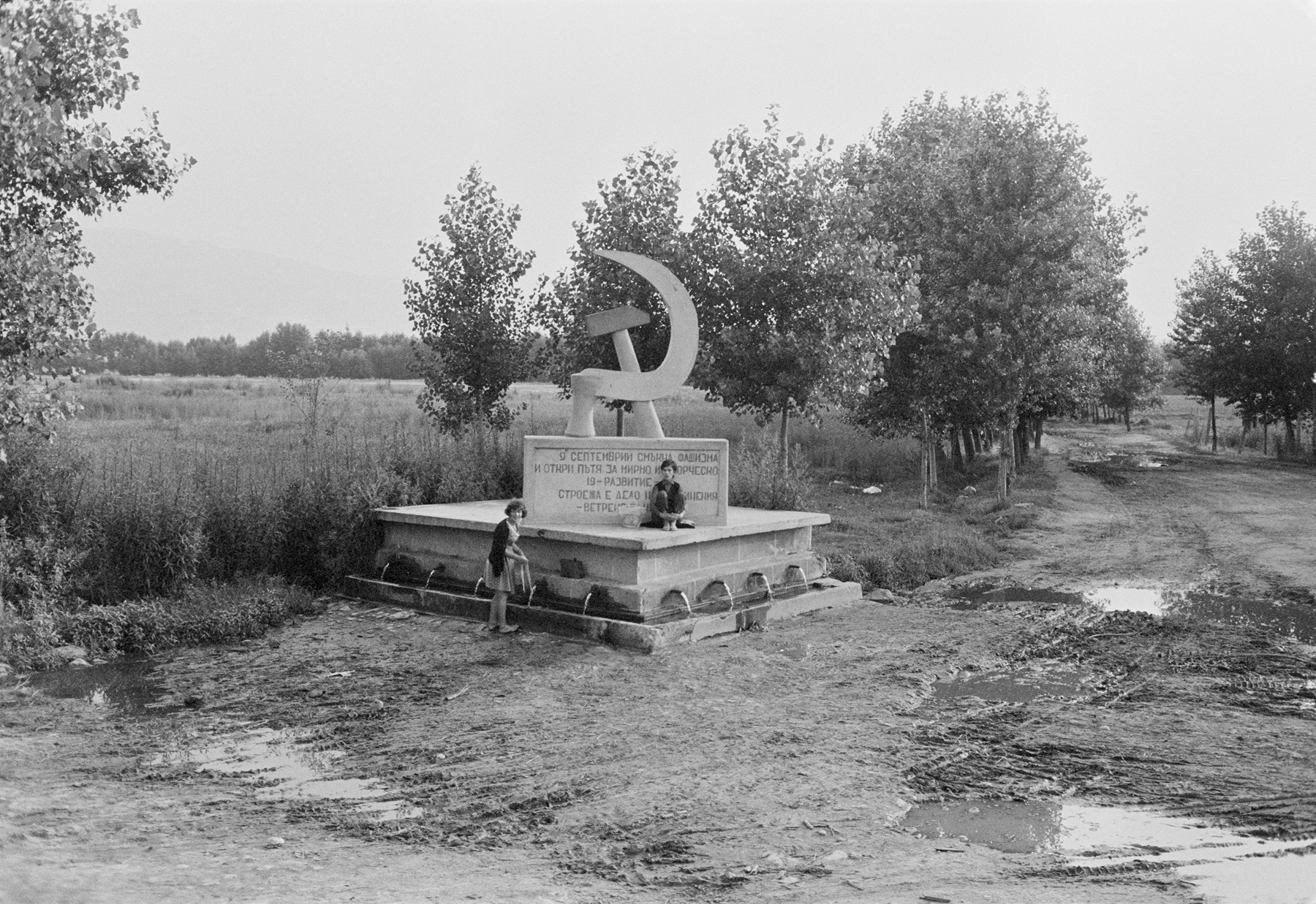 Joel Meyerowitz - European Trip: Photographs from the Car, 1968 2014 Howard Greenberg Gallery