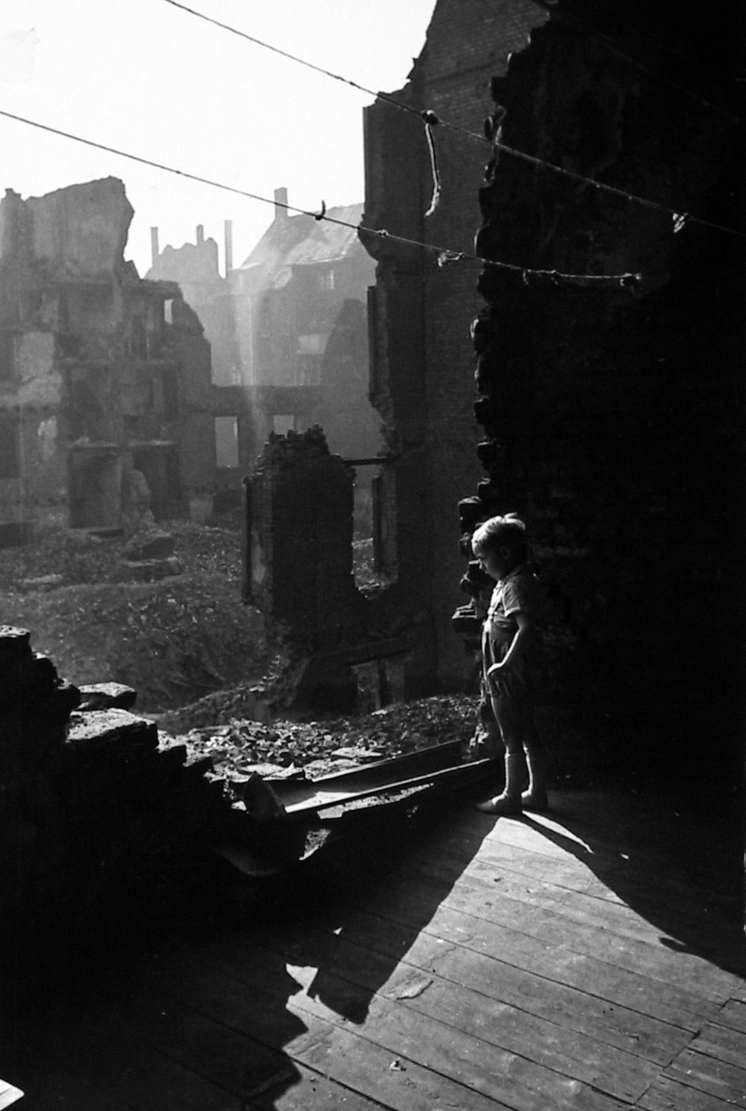 Circa 1947: The Founding of Magnum 2004 Howard Greenberg Gallery David "Chim" Seymour