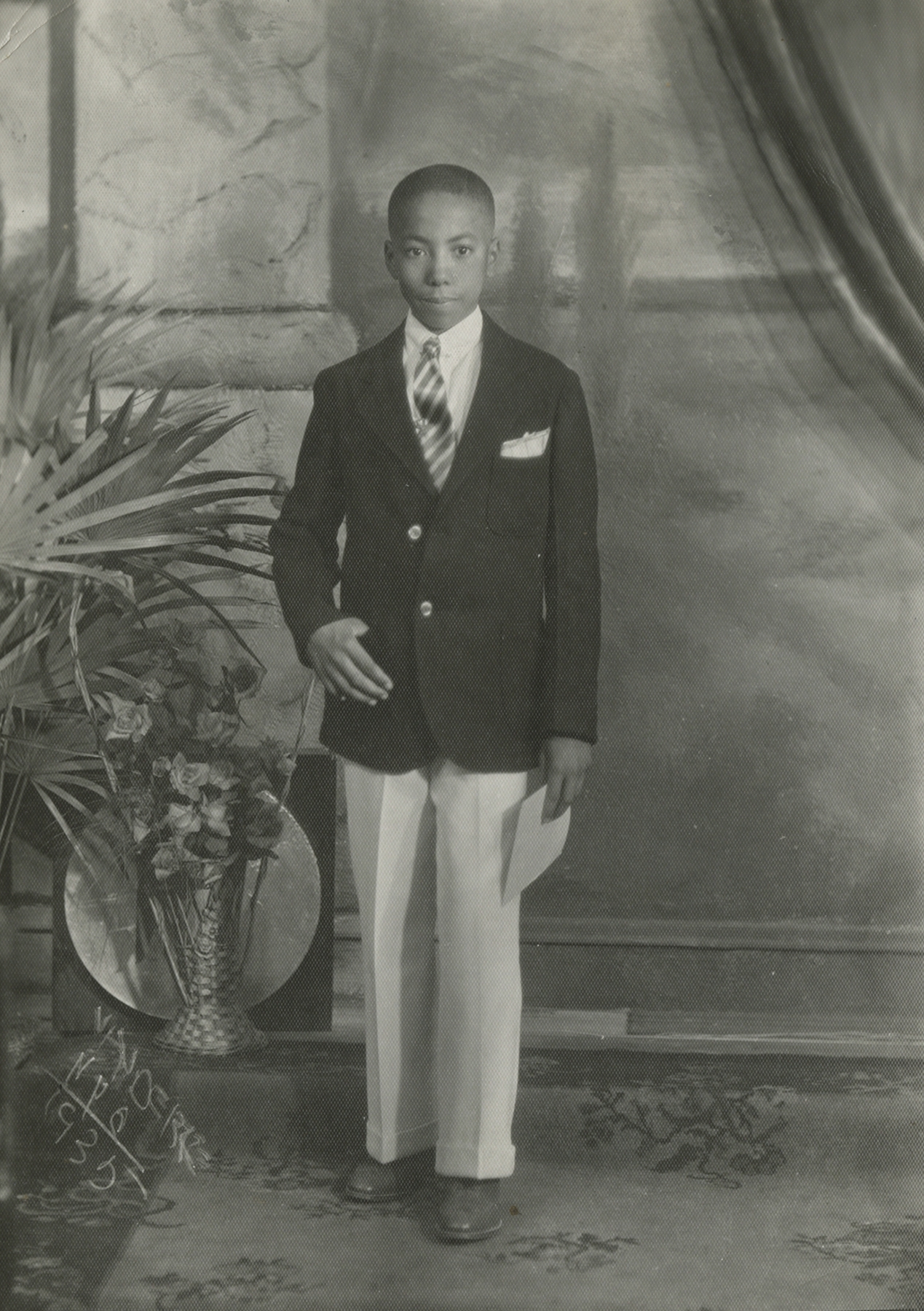 James Van Der Zee - Special Occasion, 1935 - Howard Greenberg Gallery - 2019