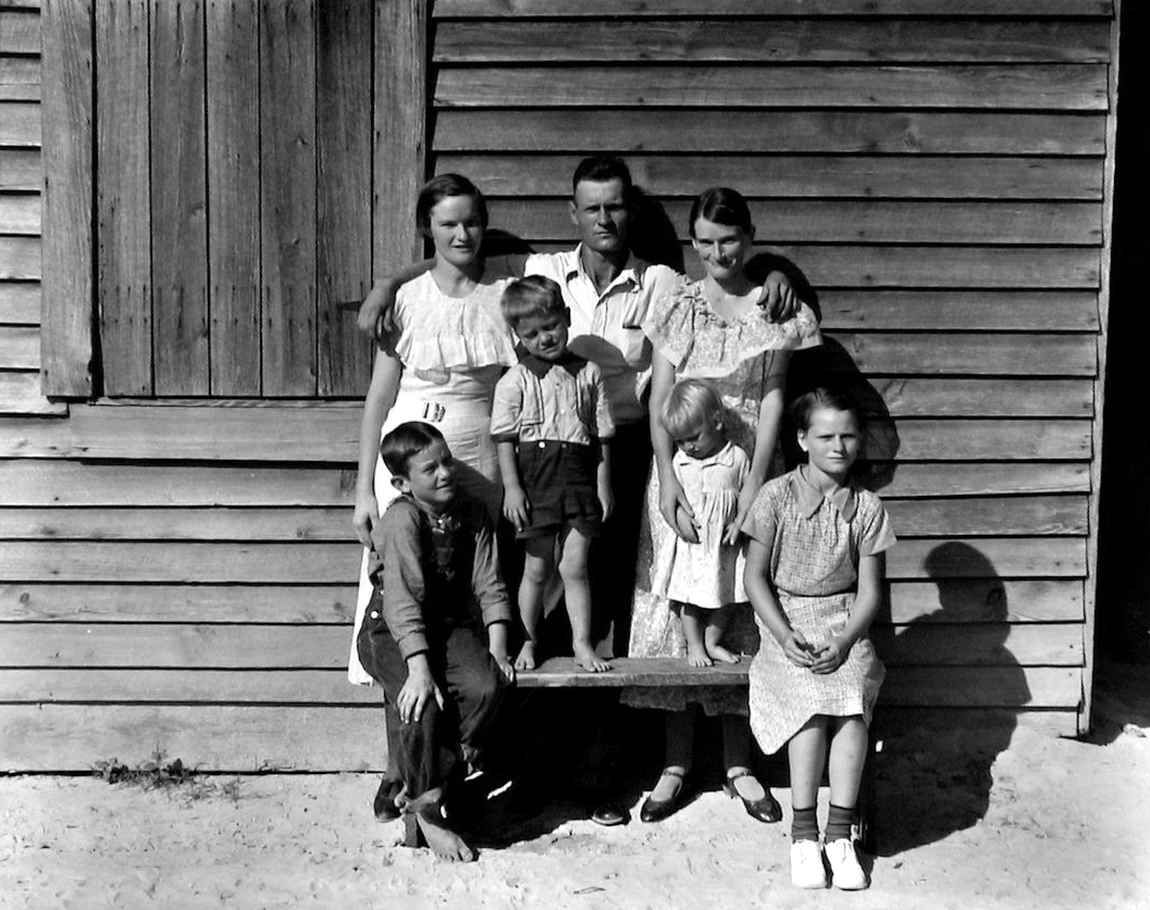 Walker Evans and His Early Circle 2004 Howard Greenberg Gallery