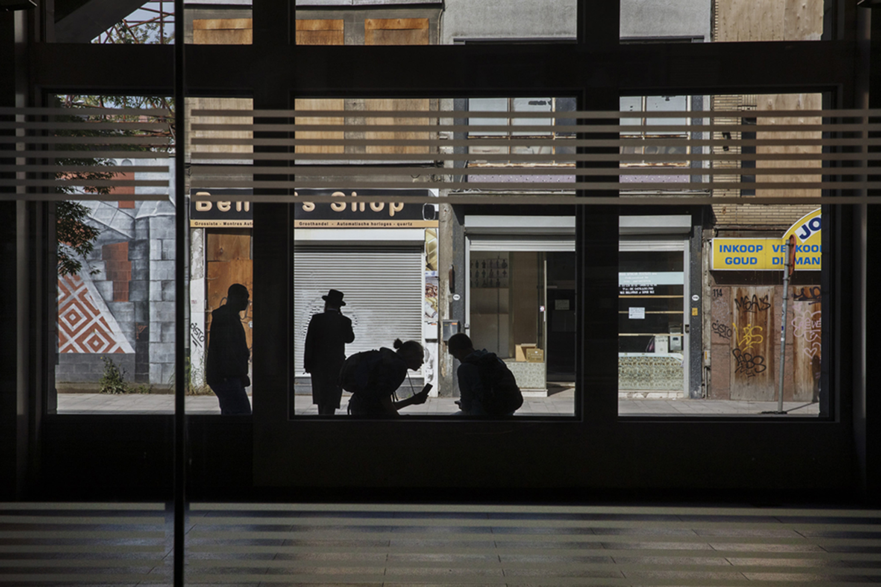 Harry Gruyaert, Antwerp, Belgium, 2017, Howard Greenberg Gallery, 2019
