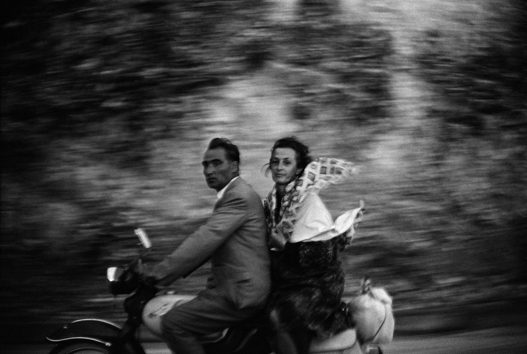 Joel Meyerowitz - European Trip: Photographs from the Car, 1968 2014 Howard Greenberg Gallery