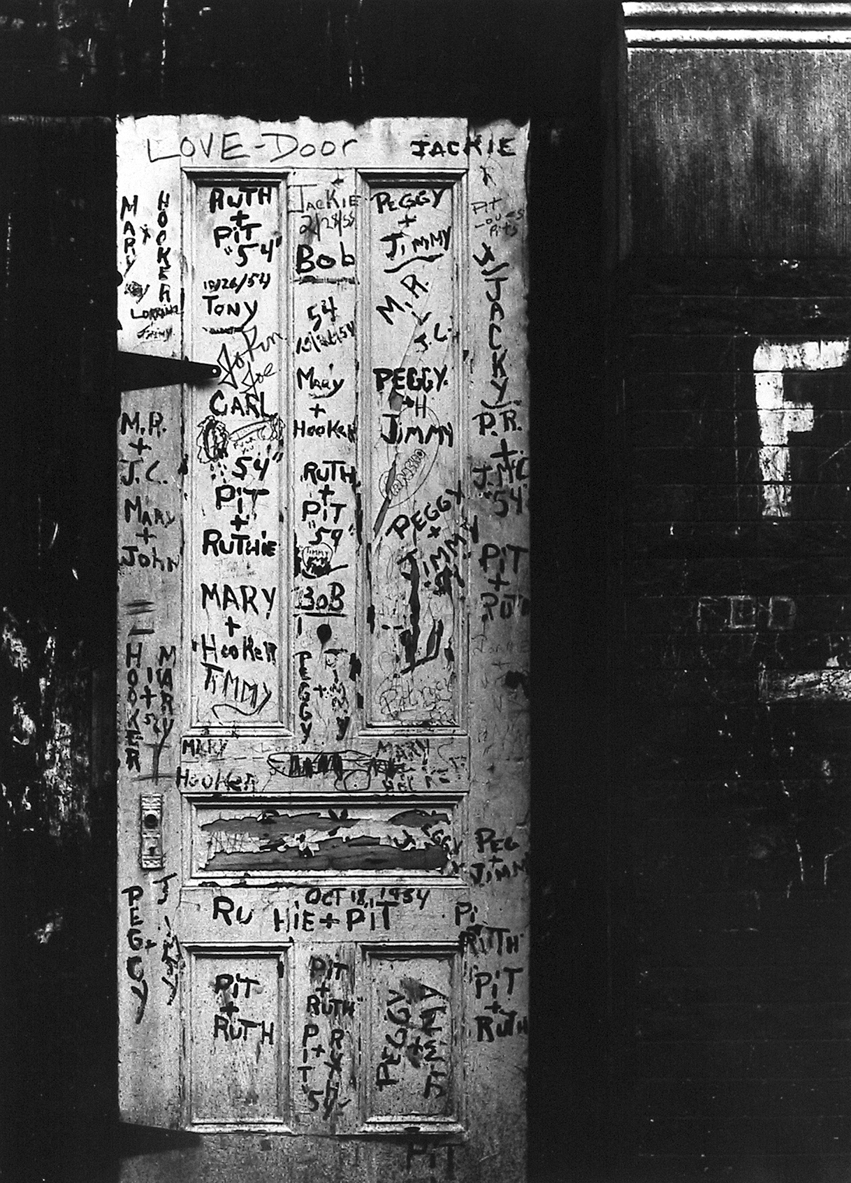 Right of Passage: Youth Culture from Mid-Century 2006 howard greenberg gallery