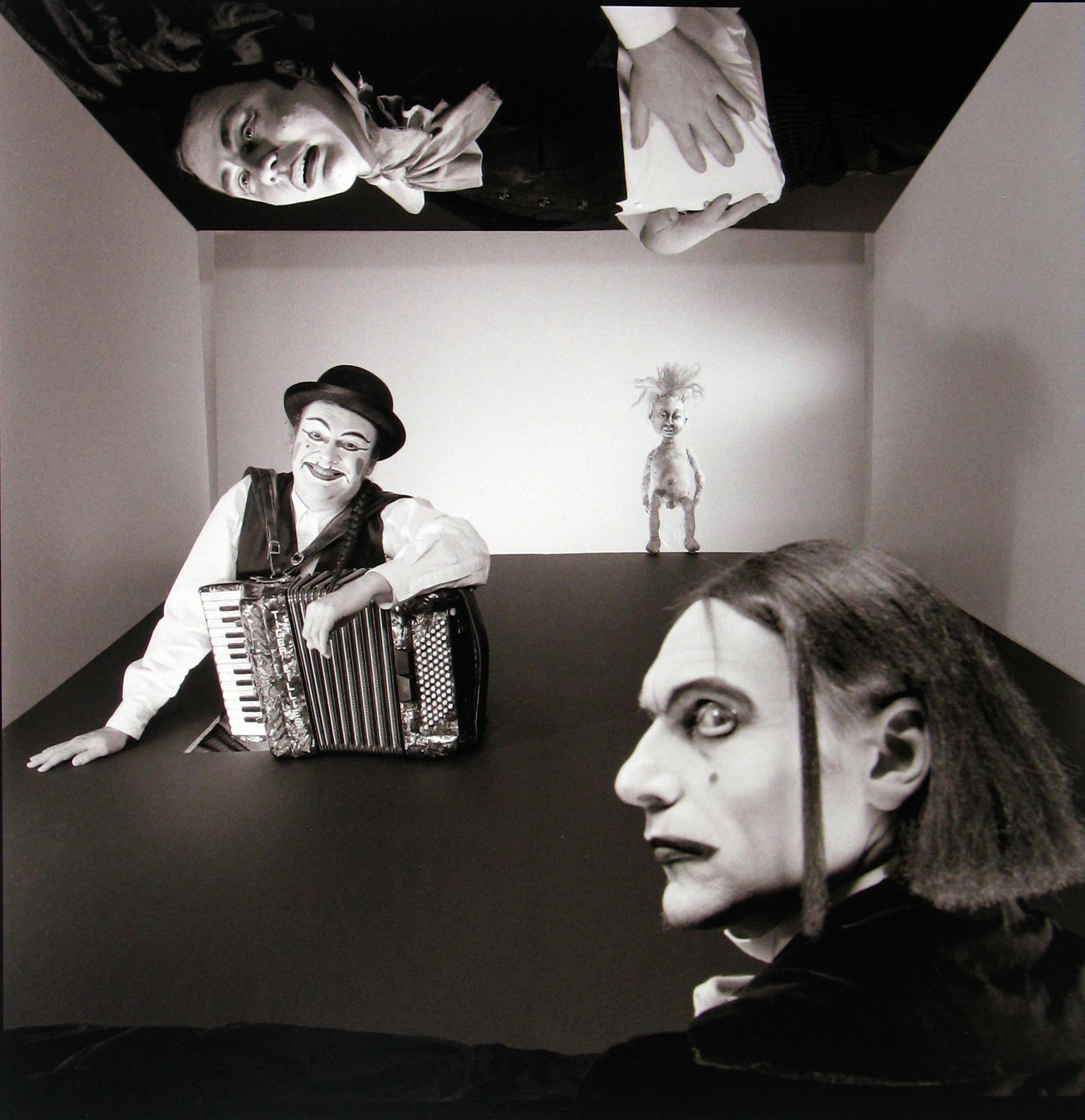 Beyond Words: Photography in the New Yorker 2011 Howard Greenberg Gallery