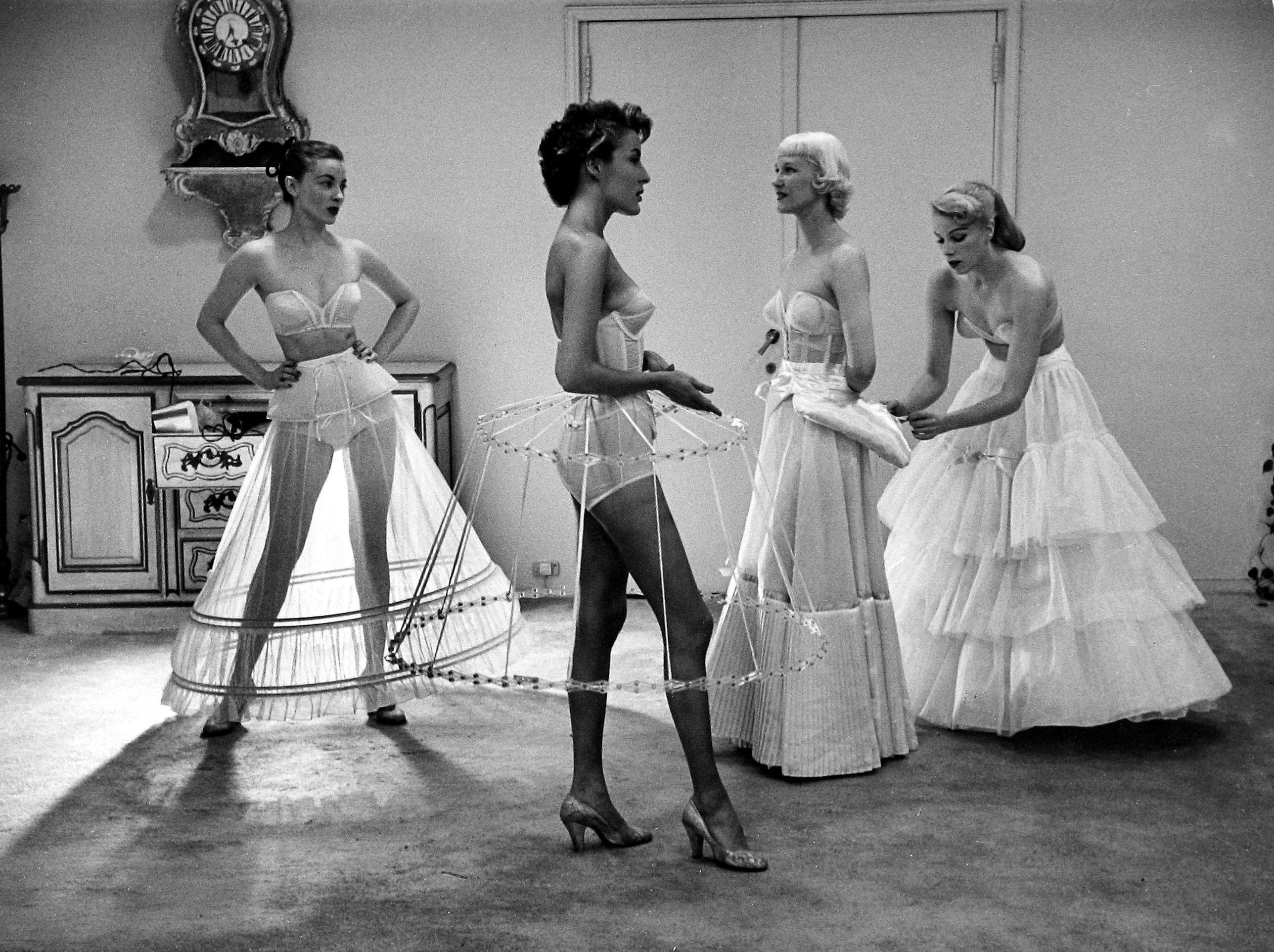 The Heartbeat of Fashion 2010 Howard Greenberg Gallery