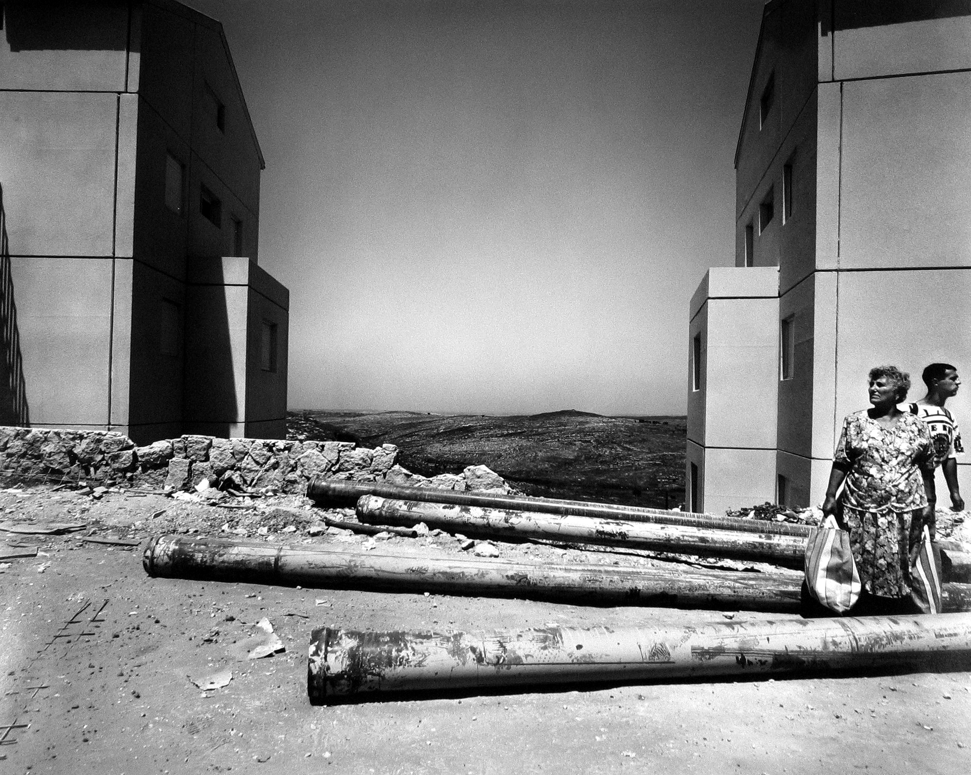 Frédéric Brenner: Exile at Home - Modi'in, Israel, 1997 - Howard Greenberg Gallery