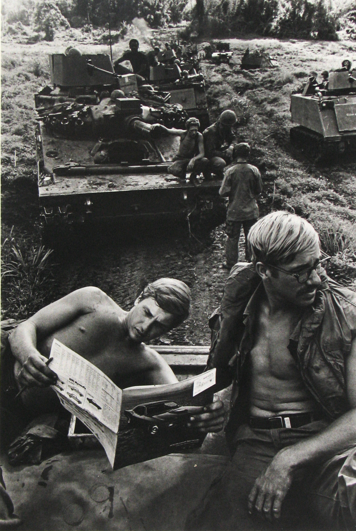 Philip Jones Griffiths: Maelstrom 2011 Howard Greenberg Gallery