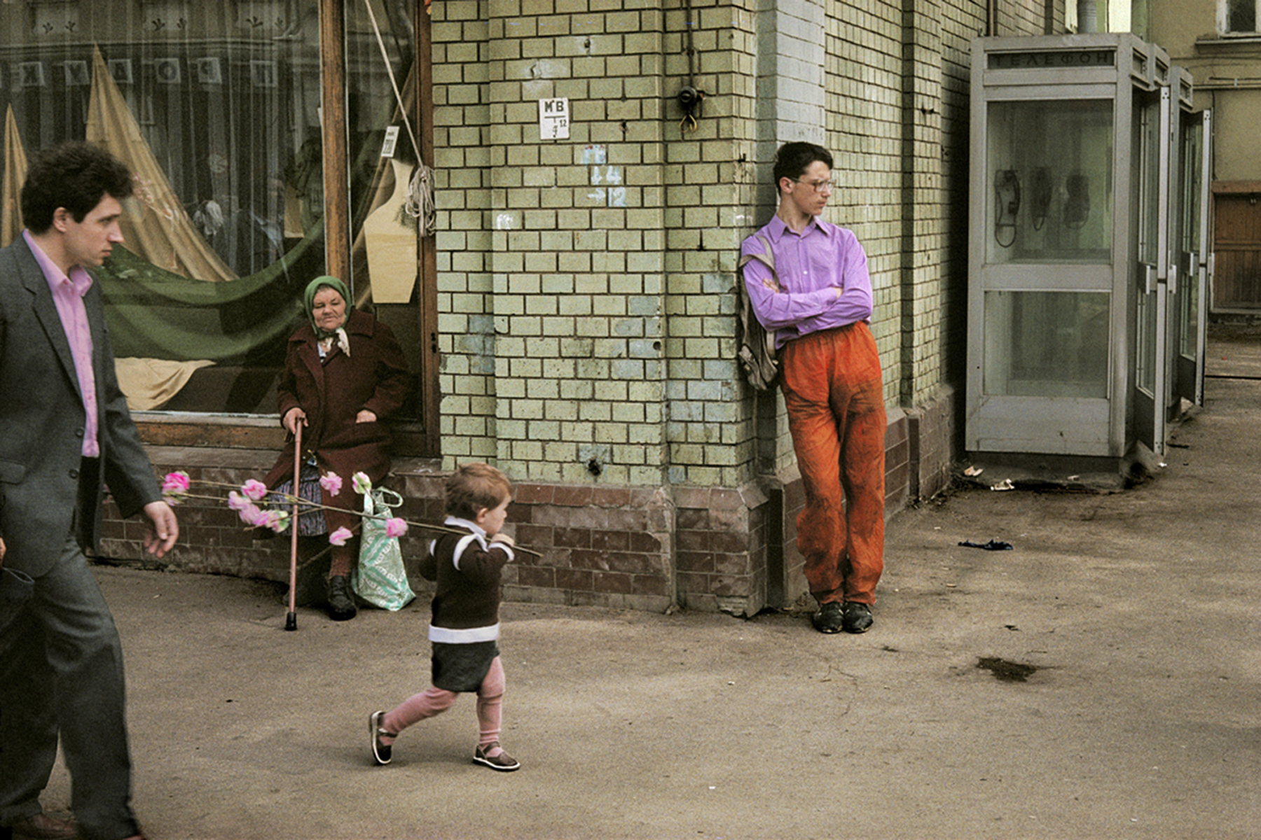 Harry Gruyaert, Moscow, Russia, 1982, Howard Greenberg Gallery, 2019
