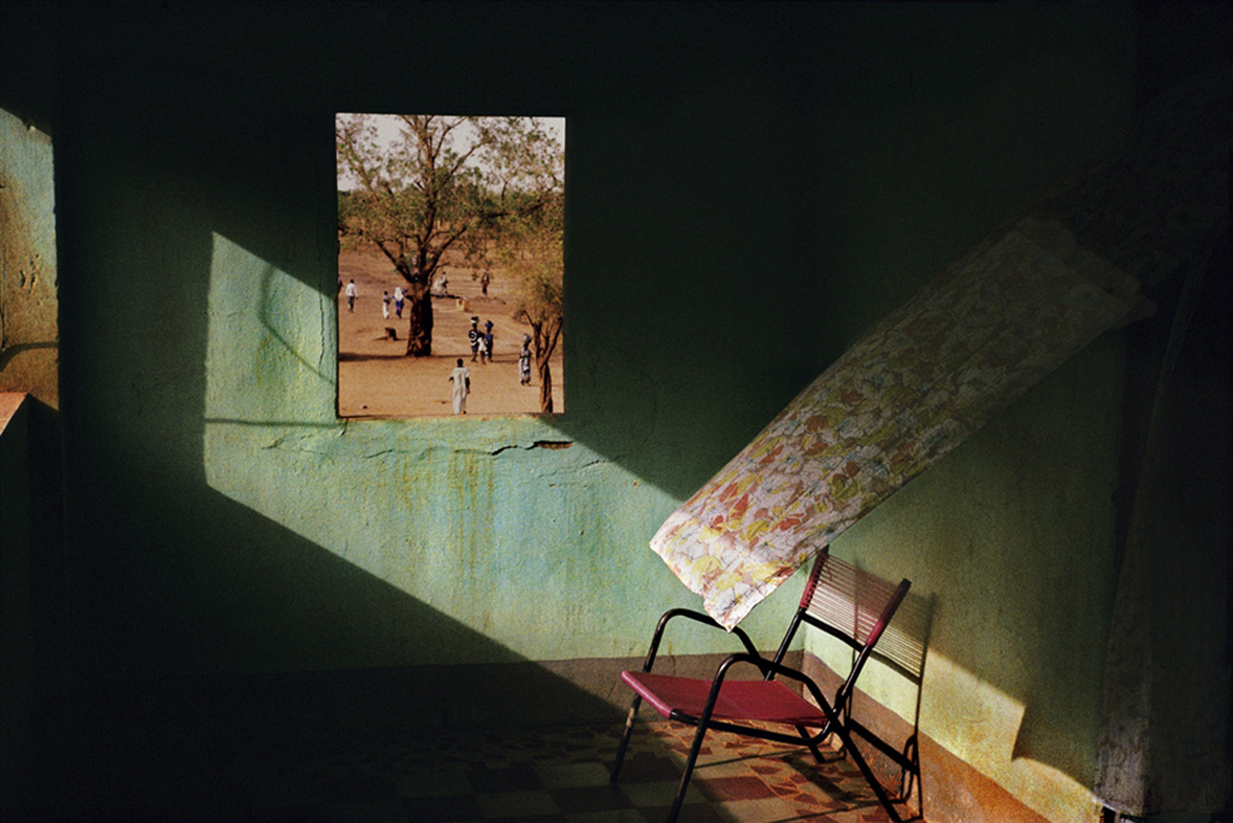 Harry Gruyaert, Gao, Mali, 1988, Howard Greenberg Gallery, 2019