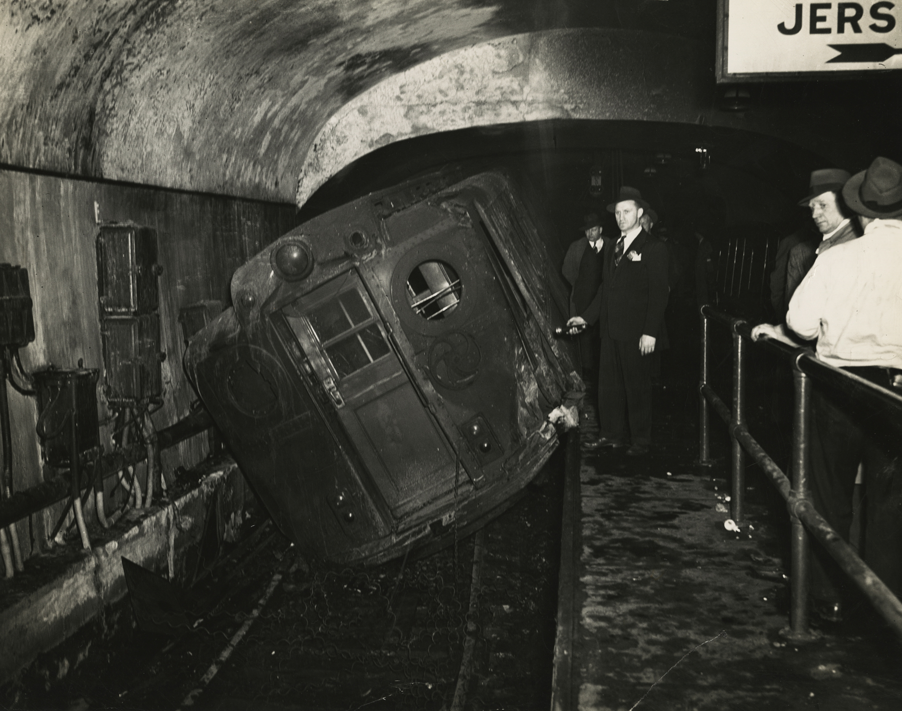 Weegee - Howard Greenberg Gallery - 2017