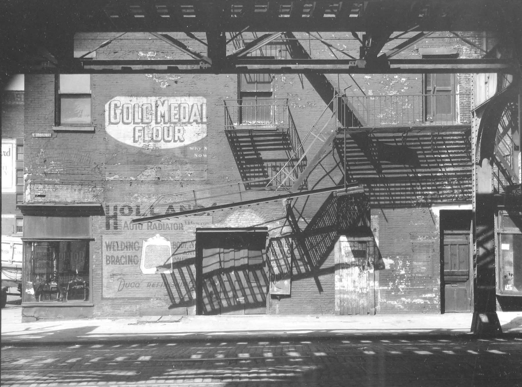 Peter Sekaer: An Untold Story 2010 Howard Greenberg Gallery