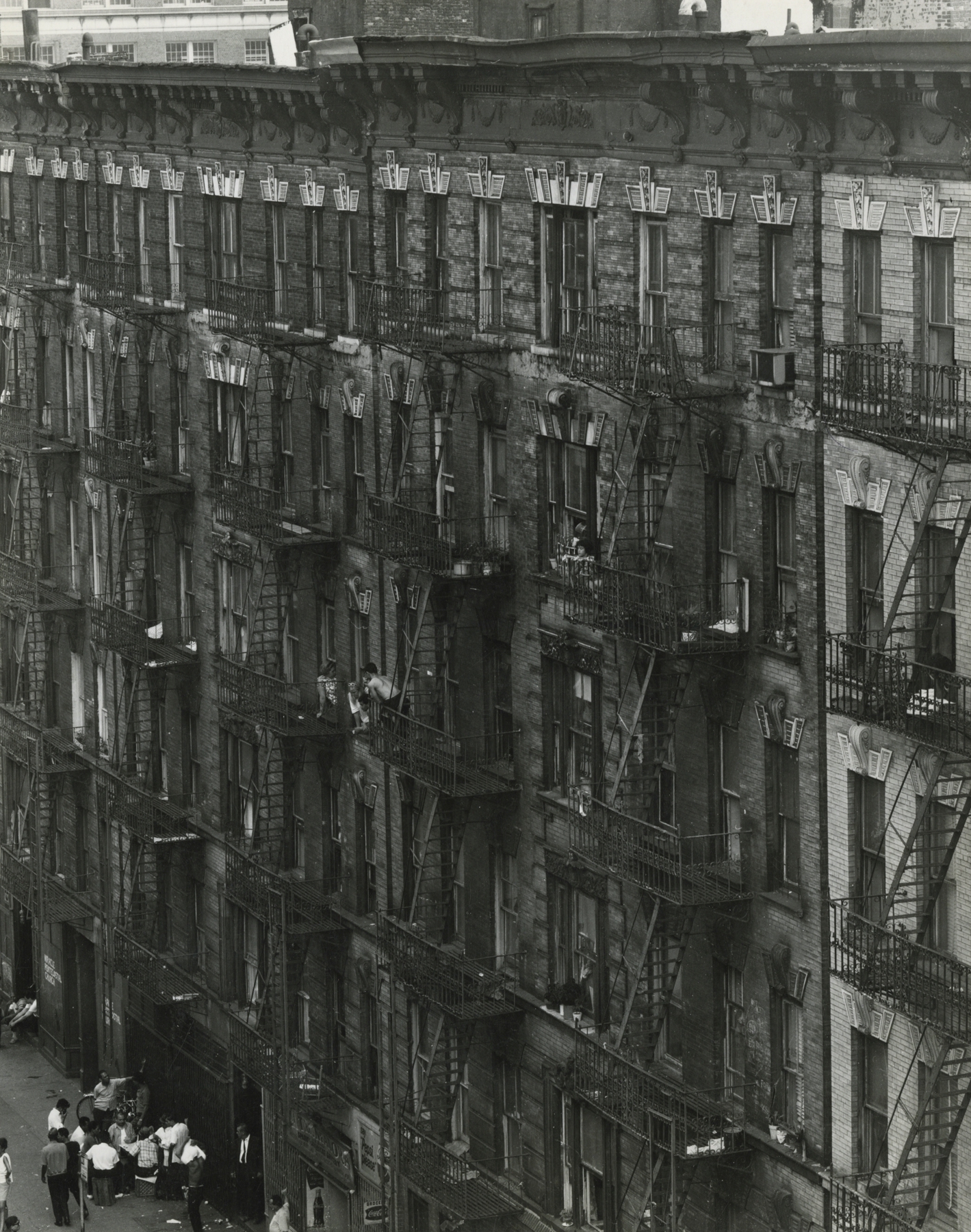 Bruce Davidson, East 100th Street, Howard Greenberg Gallery, 2019