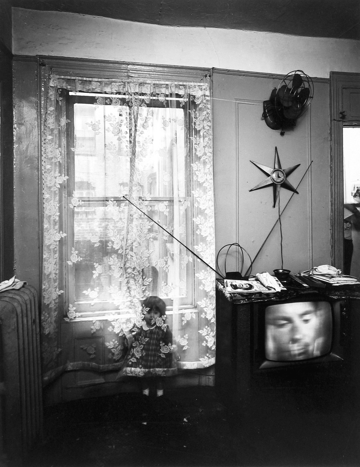 Bruce Davidson, East 100th Street, Howard Greenberg Gallery, 2019