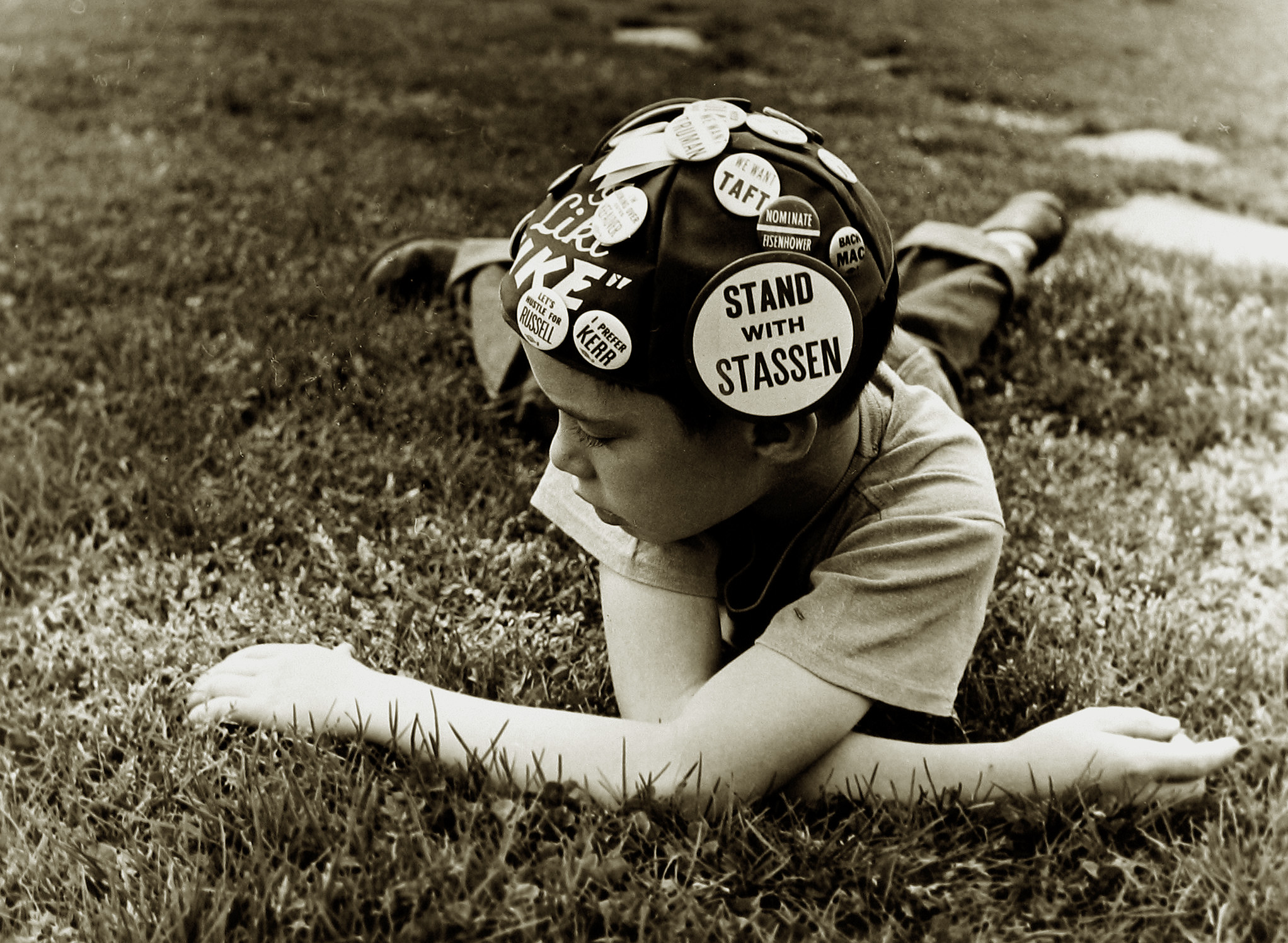 Right of Passage: Youth Culture from Mid-Century 2006 howard greenberg gallery