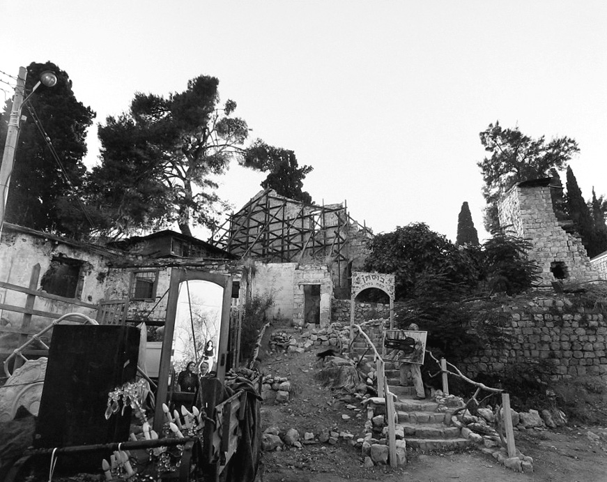 Frédéric Brenner: Exile at Home - Rosh Pina, Israel, 1997 - Howard Greenberg Gallery