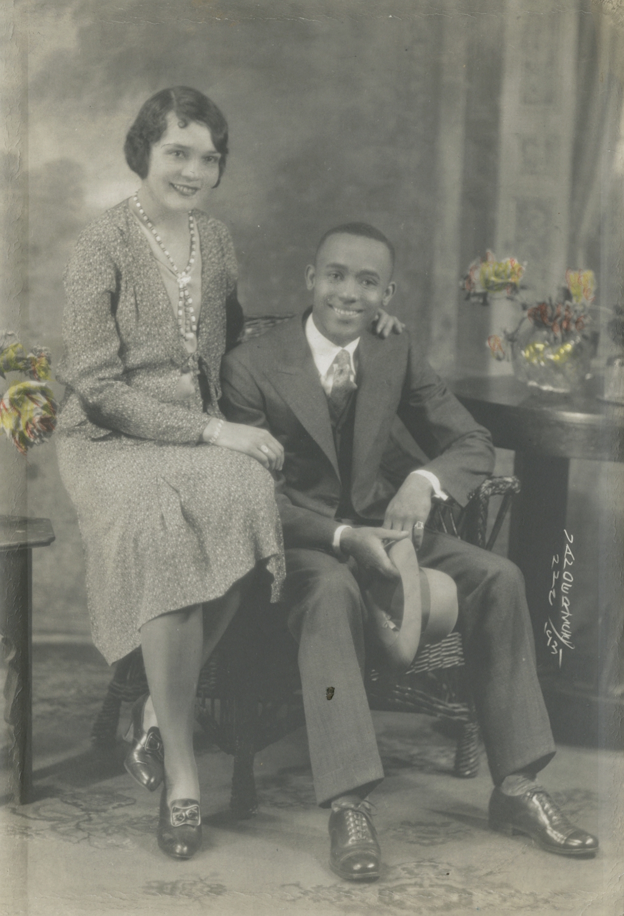James Van Der Zee - Casual Comfort, 1931 - Howard Greenberg Gallery - 2019