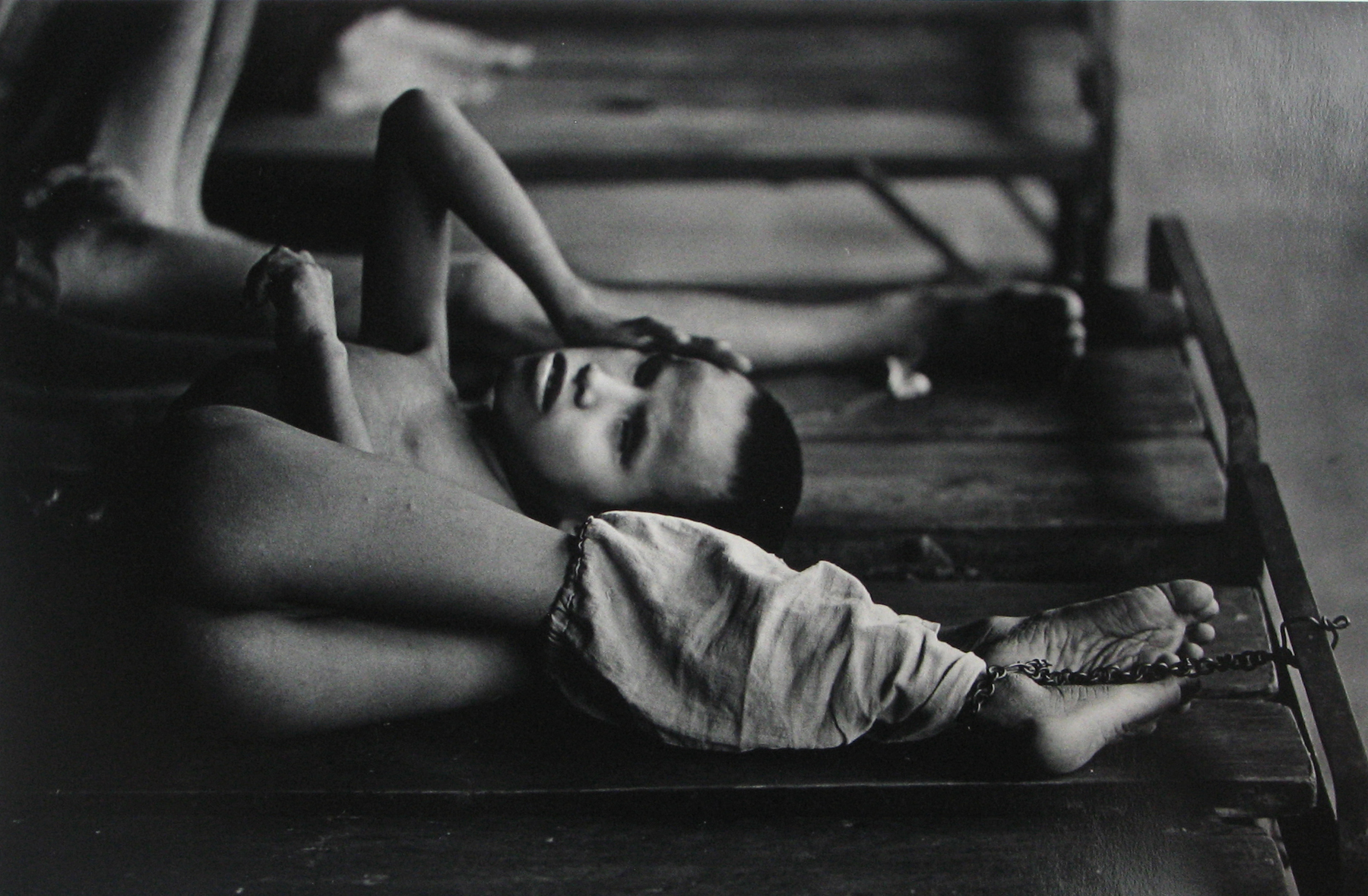 Philip Jones Griffiths: Maelstrom 2011 Howard Greenberg Gallery