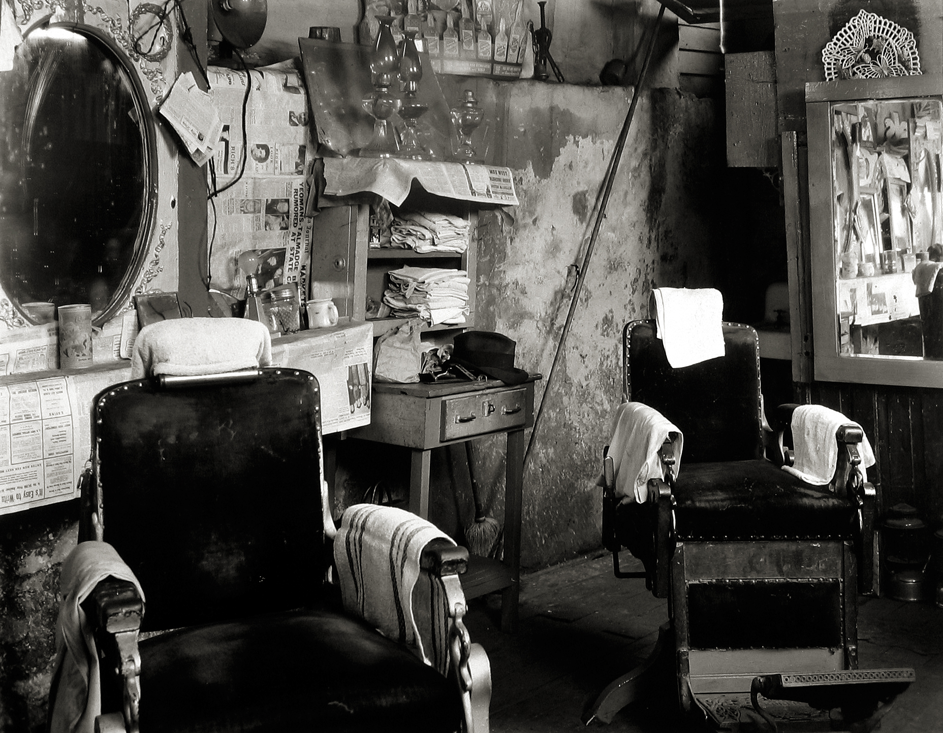 Walker Evans and His Early Circle 2004 Howard Greenberg Gallery