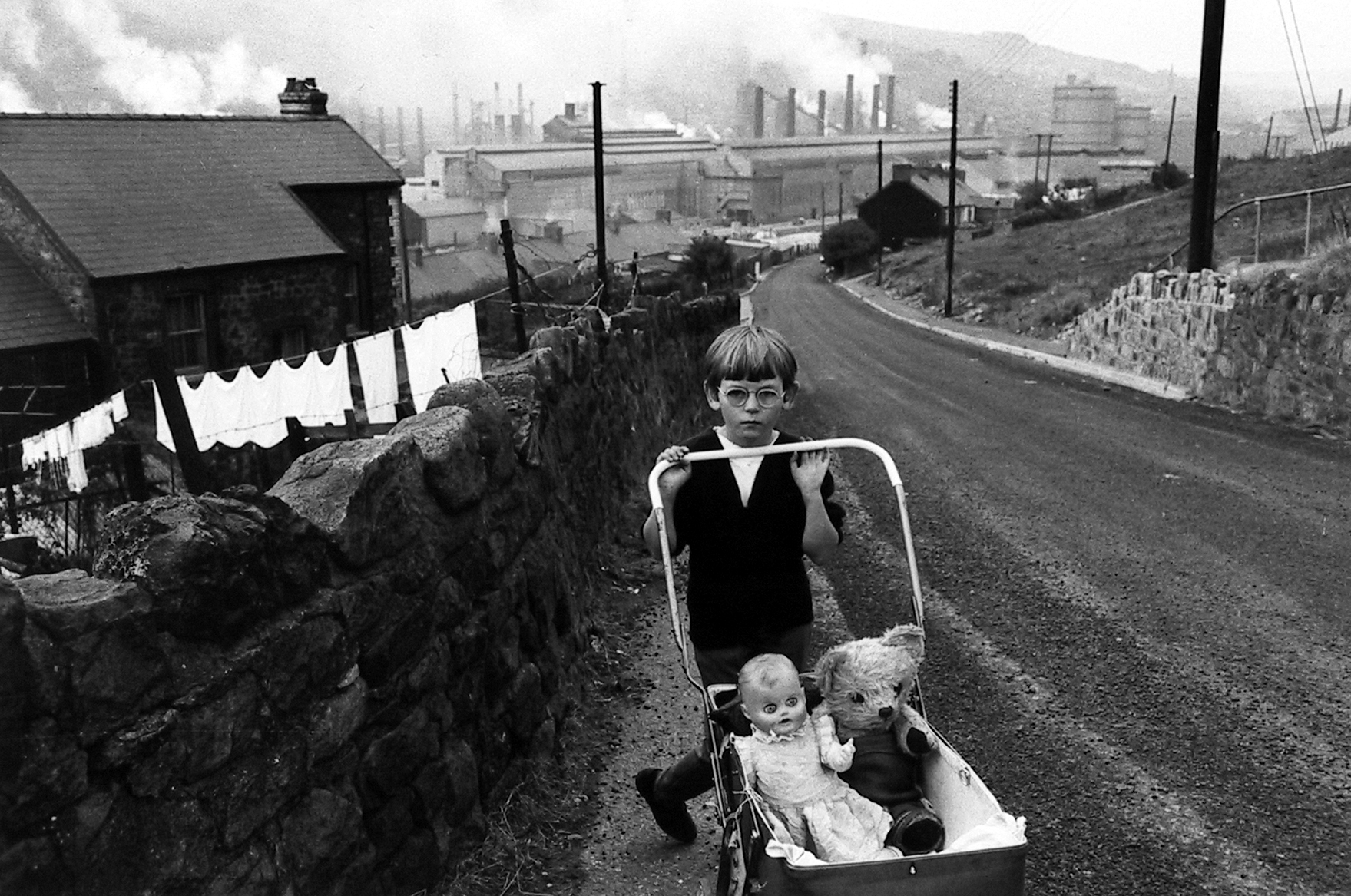 Bruce Davidson Inside/Outside Howard Greenberg Gallery 2003