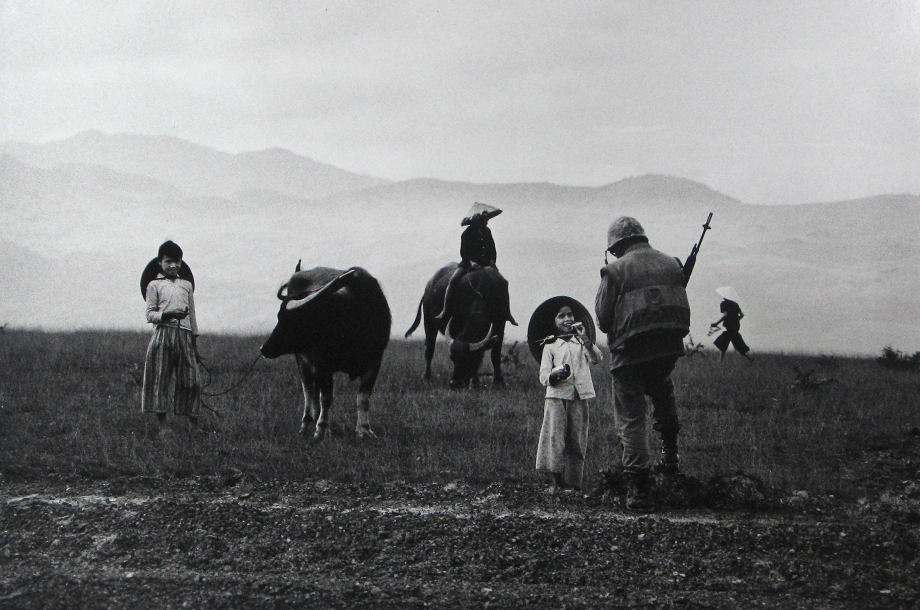 Philip Jones Griffiths: Maelstrom 2011 Howard Greenberg Gallery