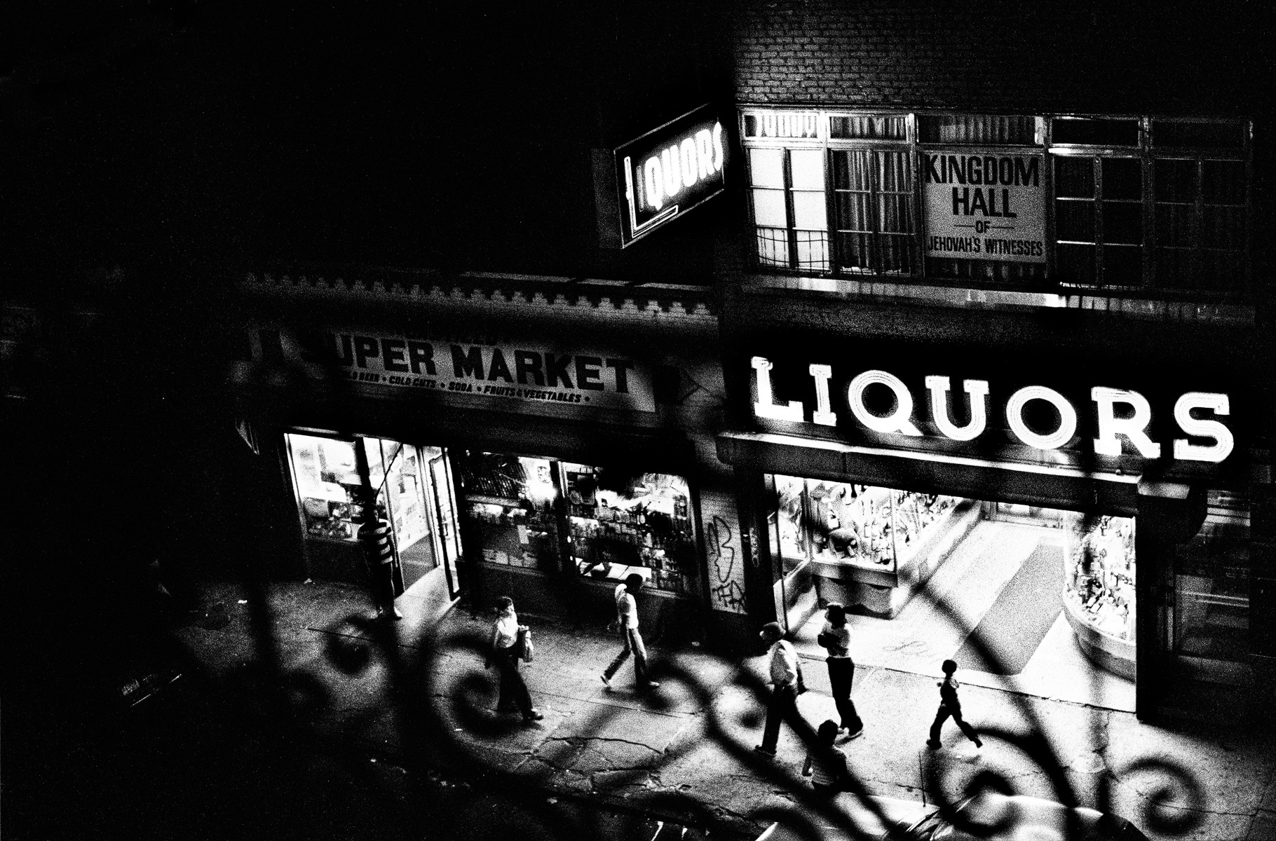 Ken Schles - INVISIBLE CITY / NIGHT WALK 1983-1989 - Howard Greenberg Gallery - 2015