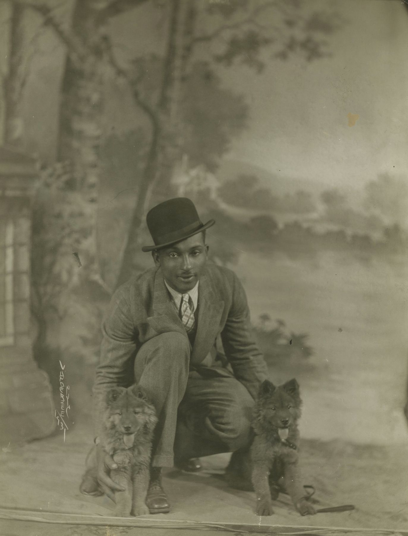 James Van Der Zee - Untitled, 1931 - Howard Greenberg Gallery - 2019