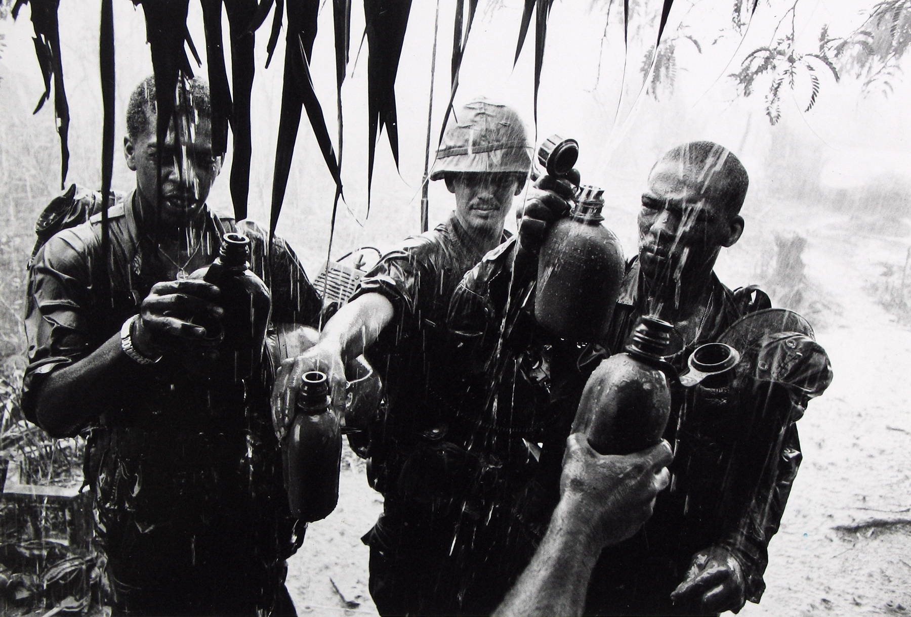 Philip Jones Griffiths: Maelstrom 2011 Howard Greenberg Gallery
