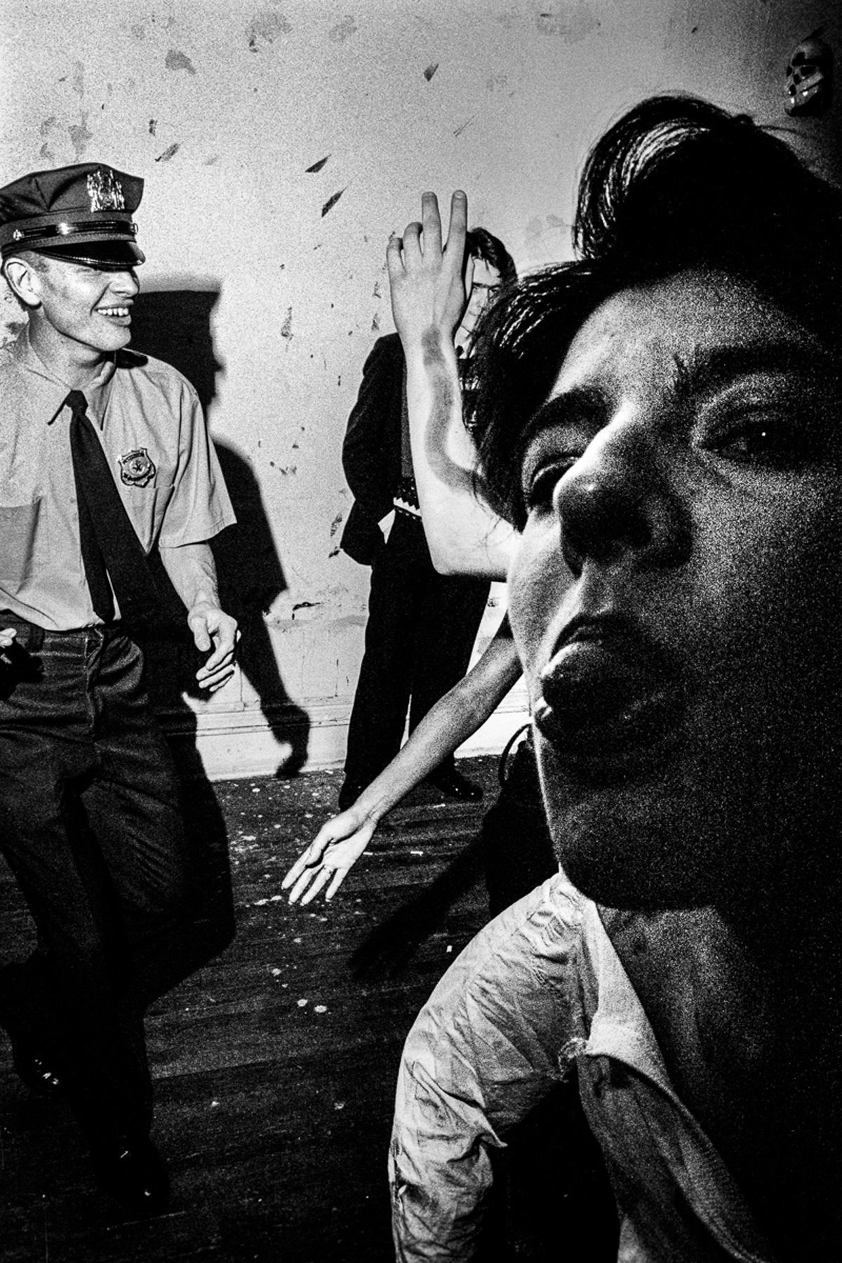 Ken Schles - INVISIBLE CITY / NIGHT WALK 1983-1989 - Howard Greenberg Gallery - 2015