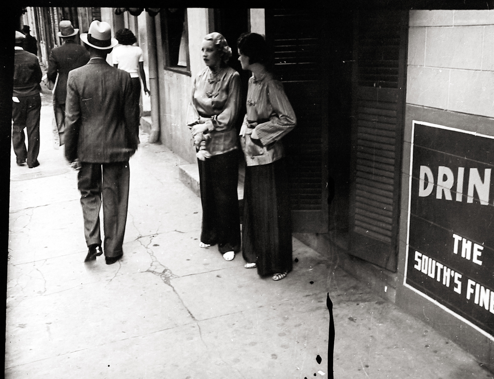 Peter Sekaer: An Untold Story 2010 Howard Greenberg Gallery