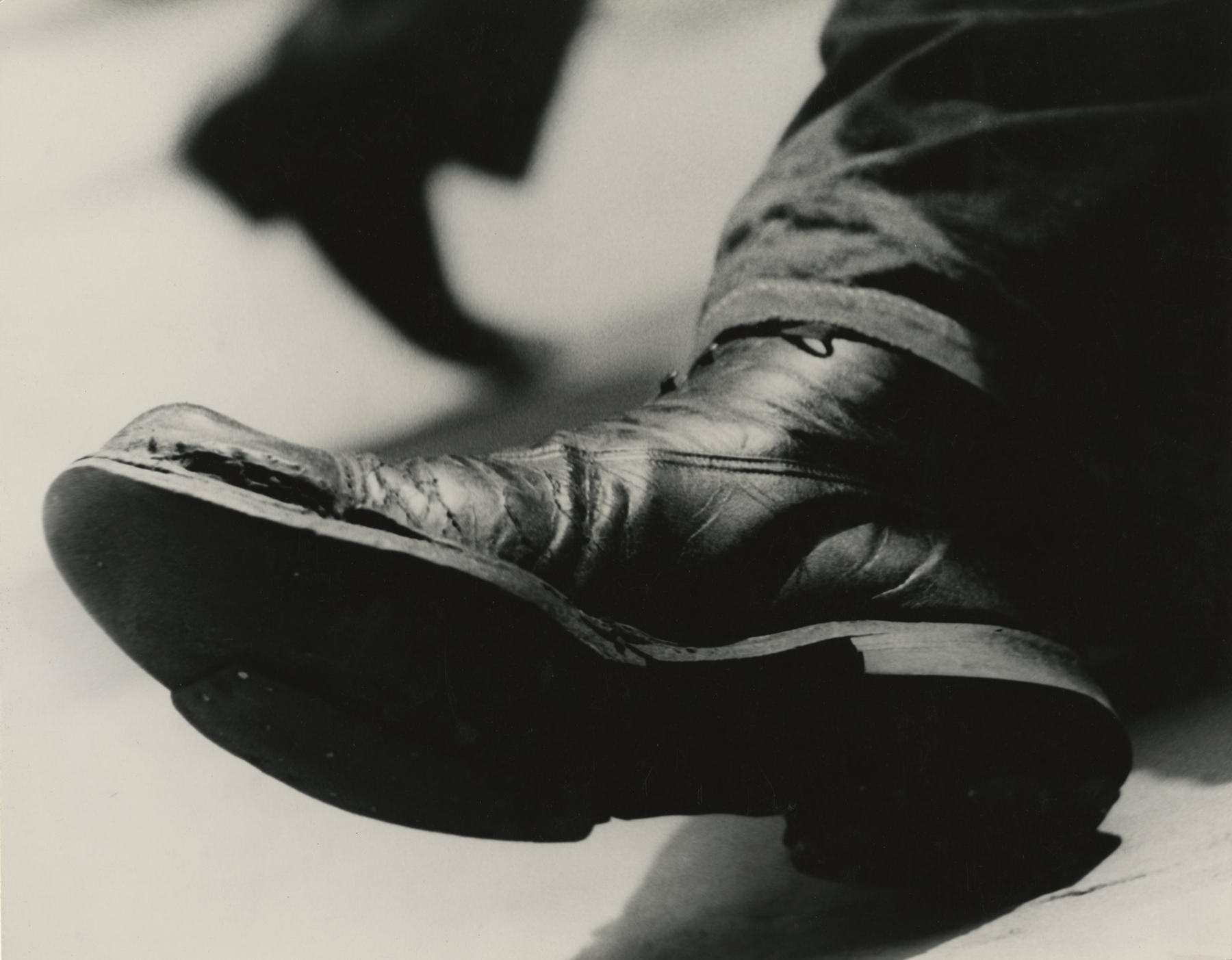 Saul Leiter - Howard Greenberg Gallery - Early Black and White - 2014