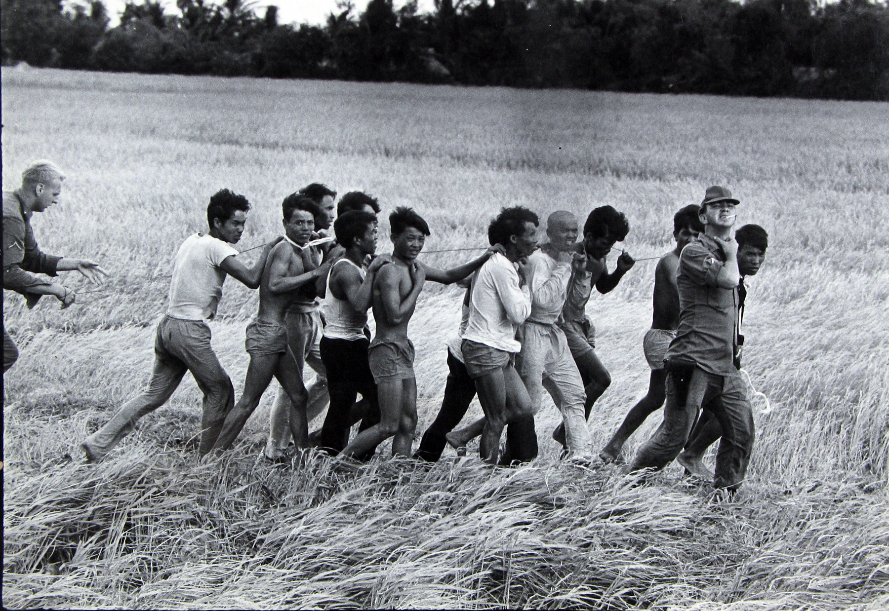 Philip Jones Griffiths: Maelstrom 2011 Howard Greenberg Gallery