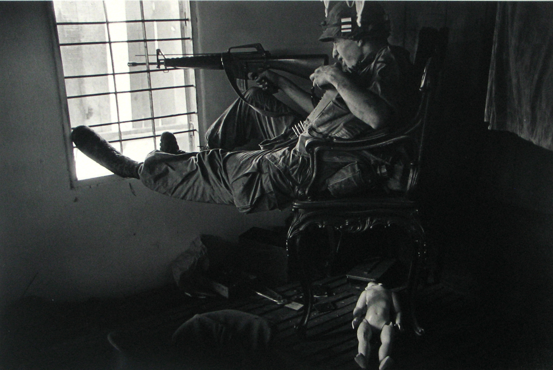 Philip Jones Griffiths: Maelstrom 2011 Howard Greenberg Gallery