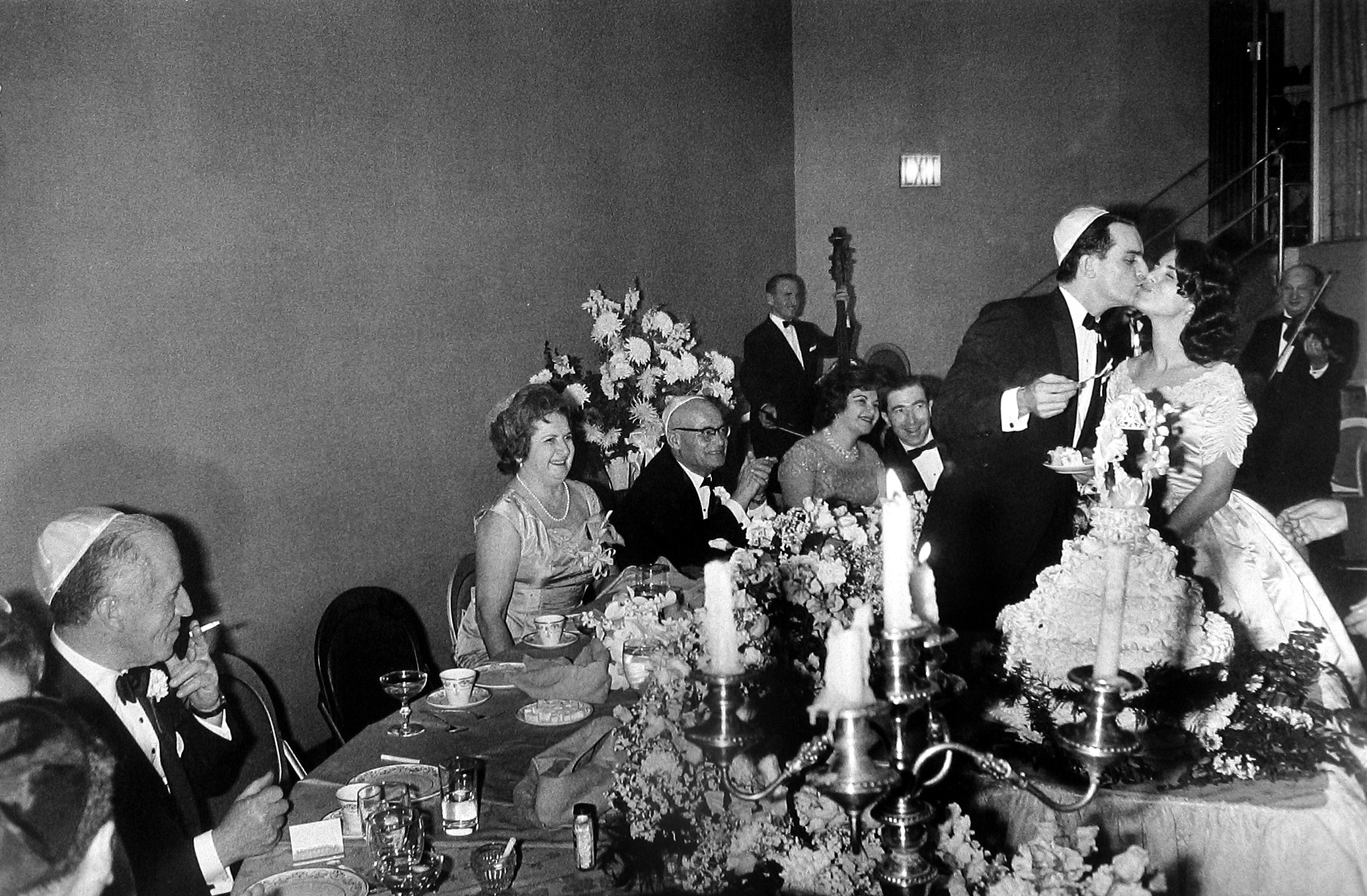 Garry Winogrand: The Wedding 2005 howard greenberg gallery