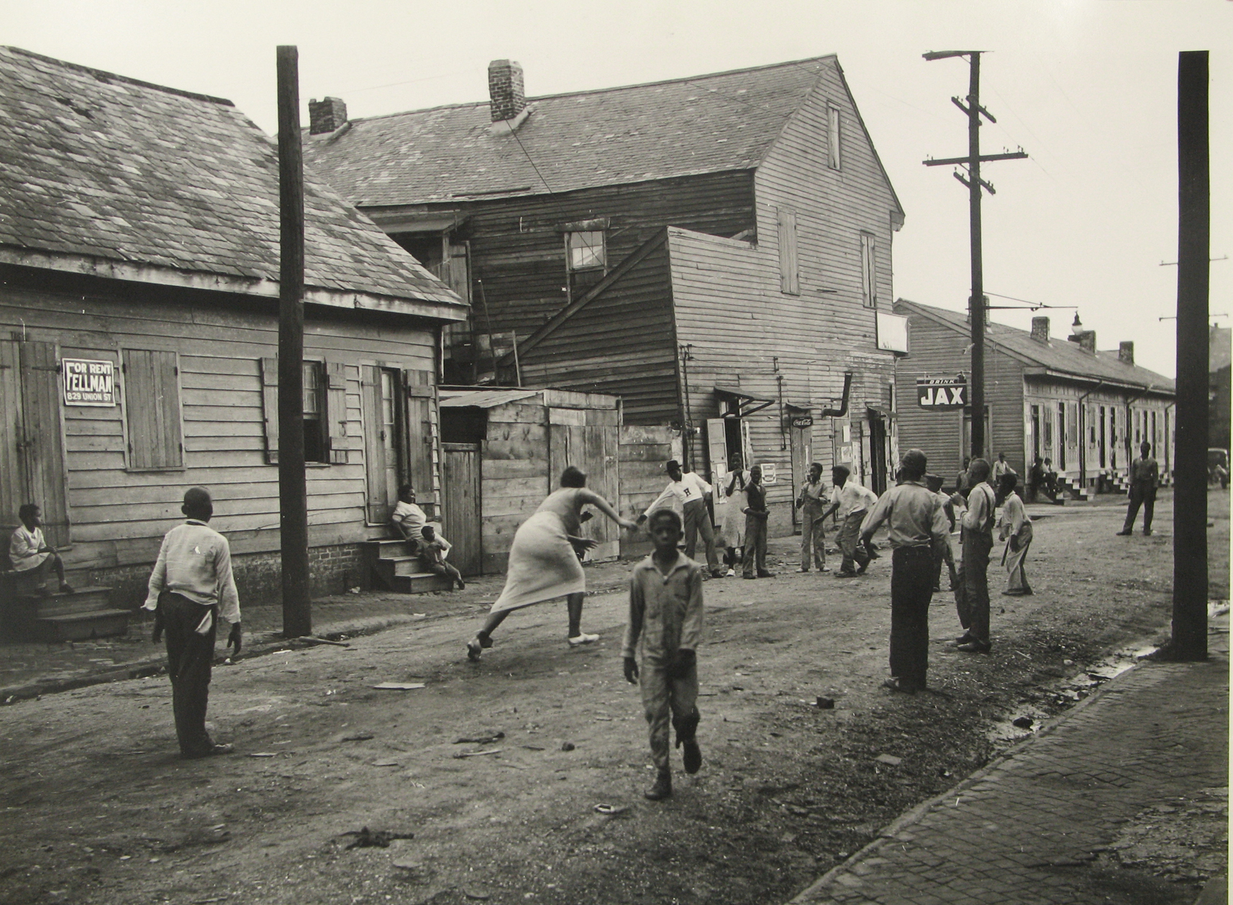 Peter Sekaer: An Untold Story 2010 Howard Greenberg Gallery