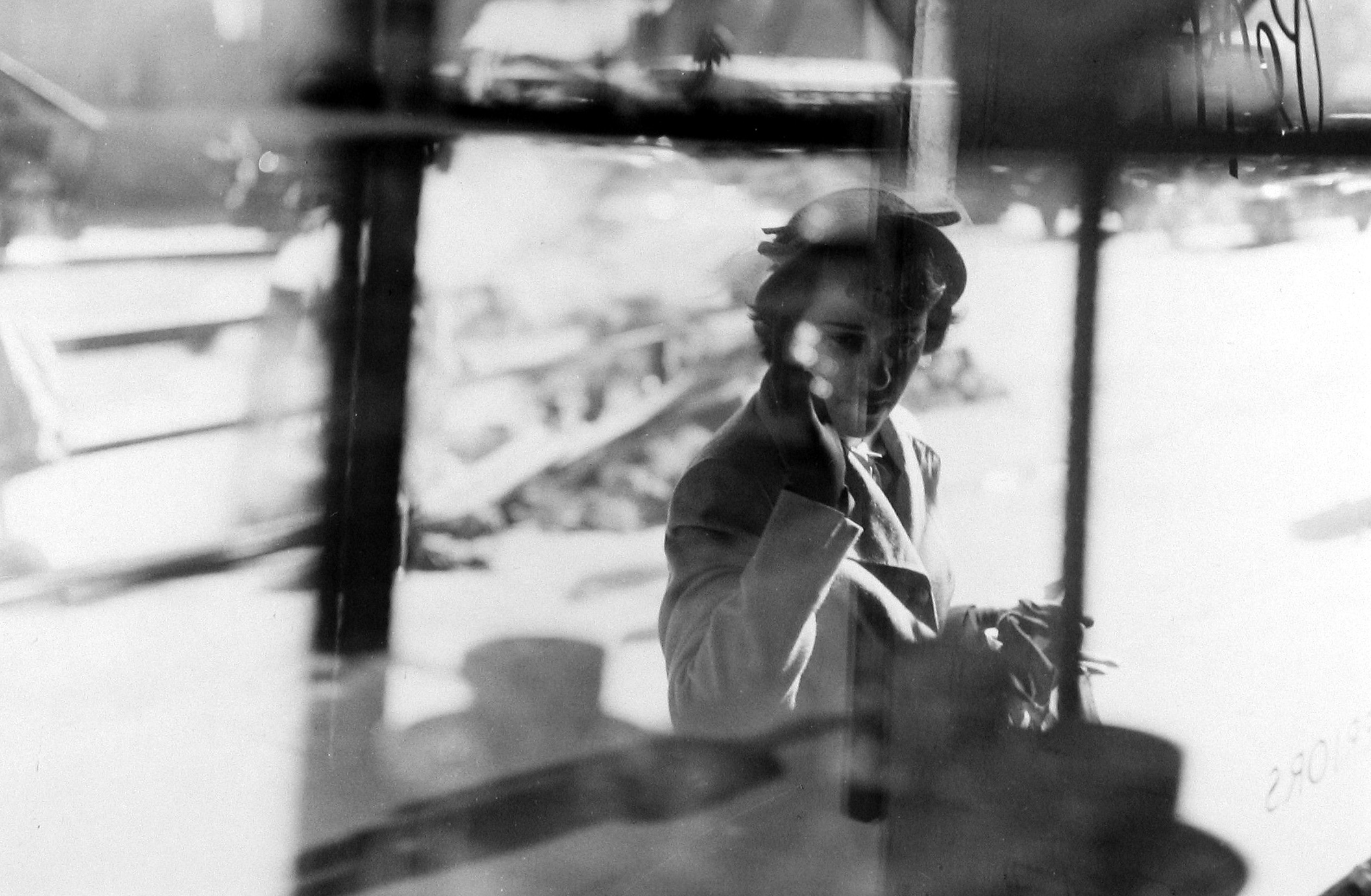 Saul Leiter: Women 2008 Howard Greenberg Gallery