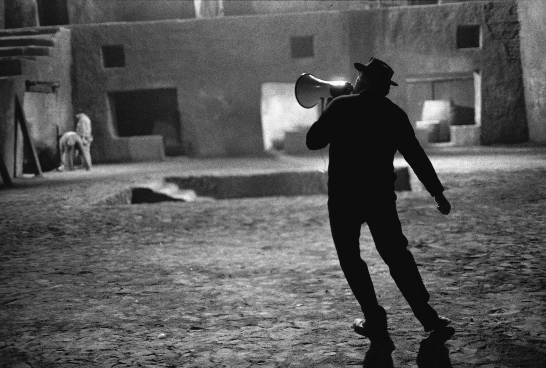 Attitude: Portraits by Mary Ellen Mark, 1964–2015 - Howard Greenberg Gallery - 2016