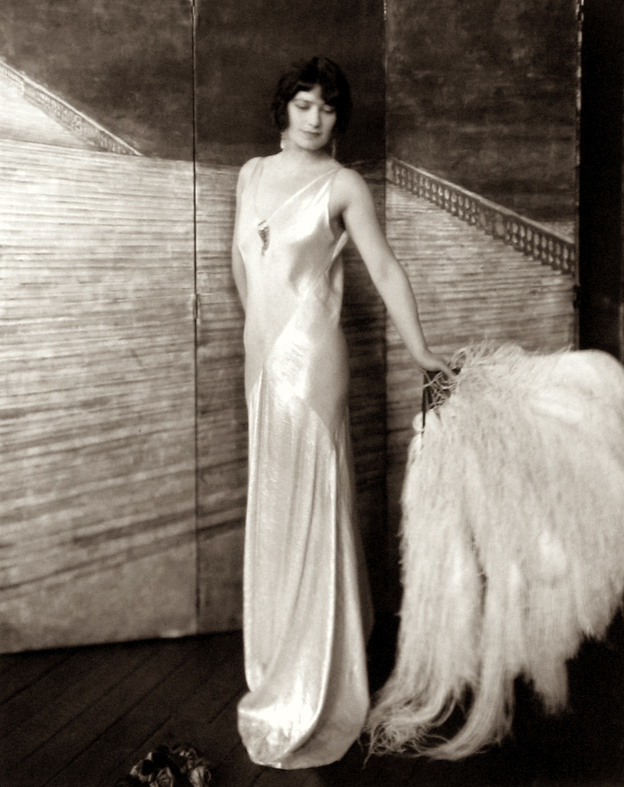 Edward Steichen: Fashion 2009 Howard Greenberg Gallery