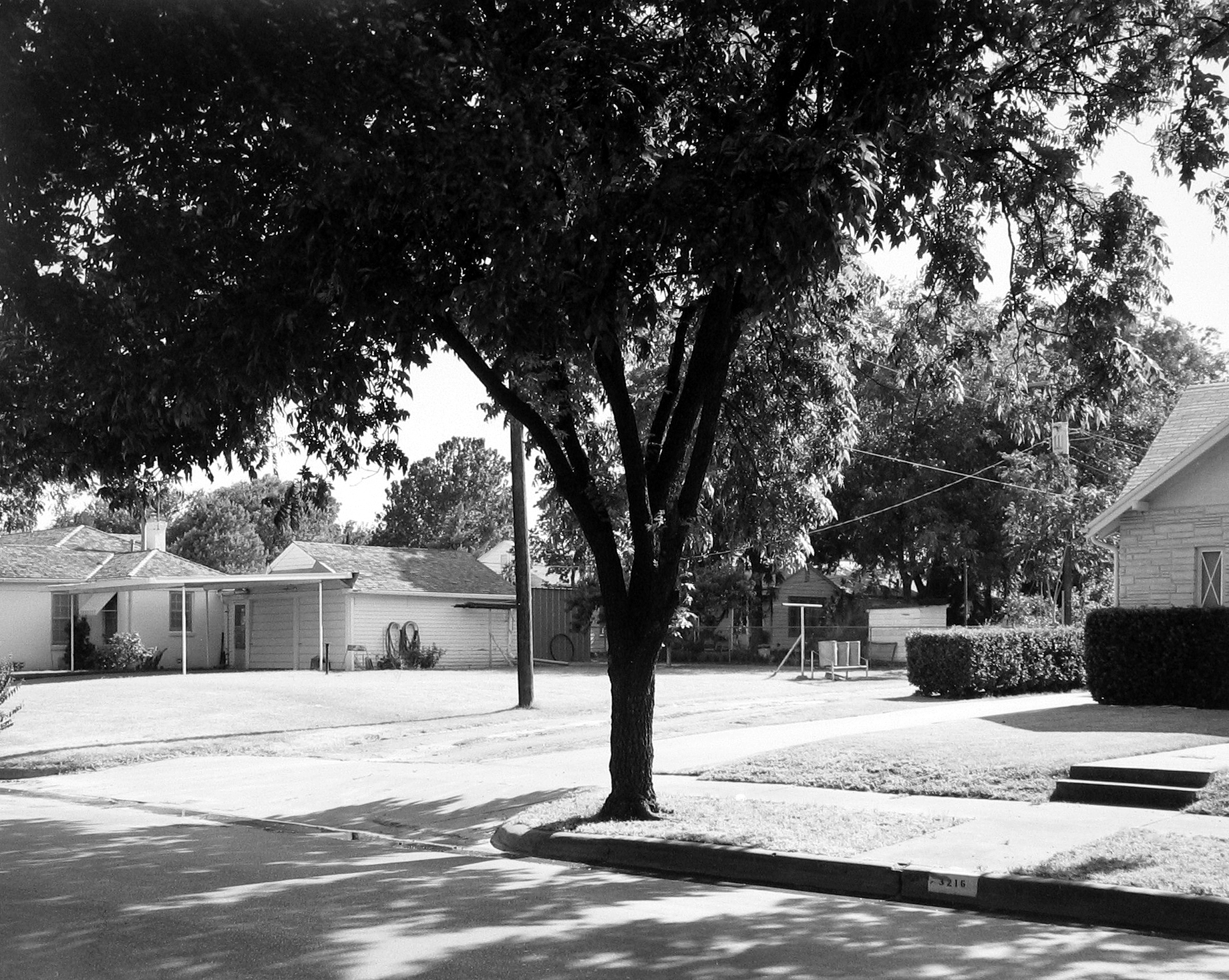 Frank Gohlke: Houses 2008 Howard Greenberg Gallery