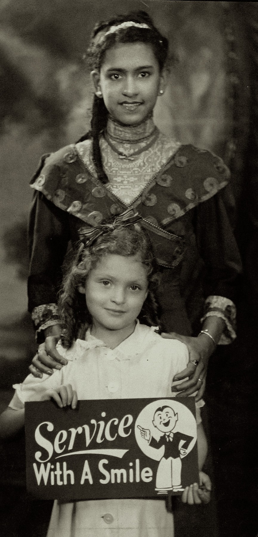 James Van Der Zee - Service with a Smile, c.1930 - Howard Greenberg Gallery - 2019