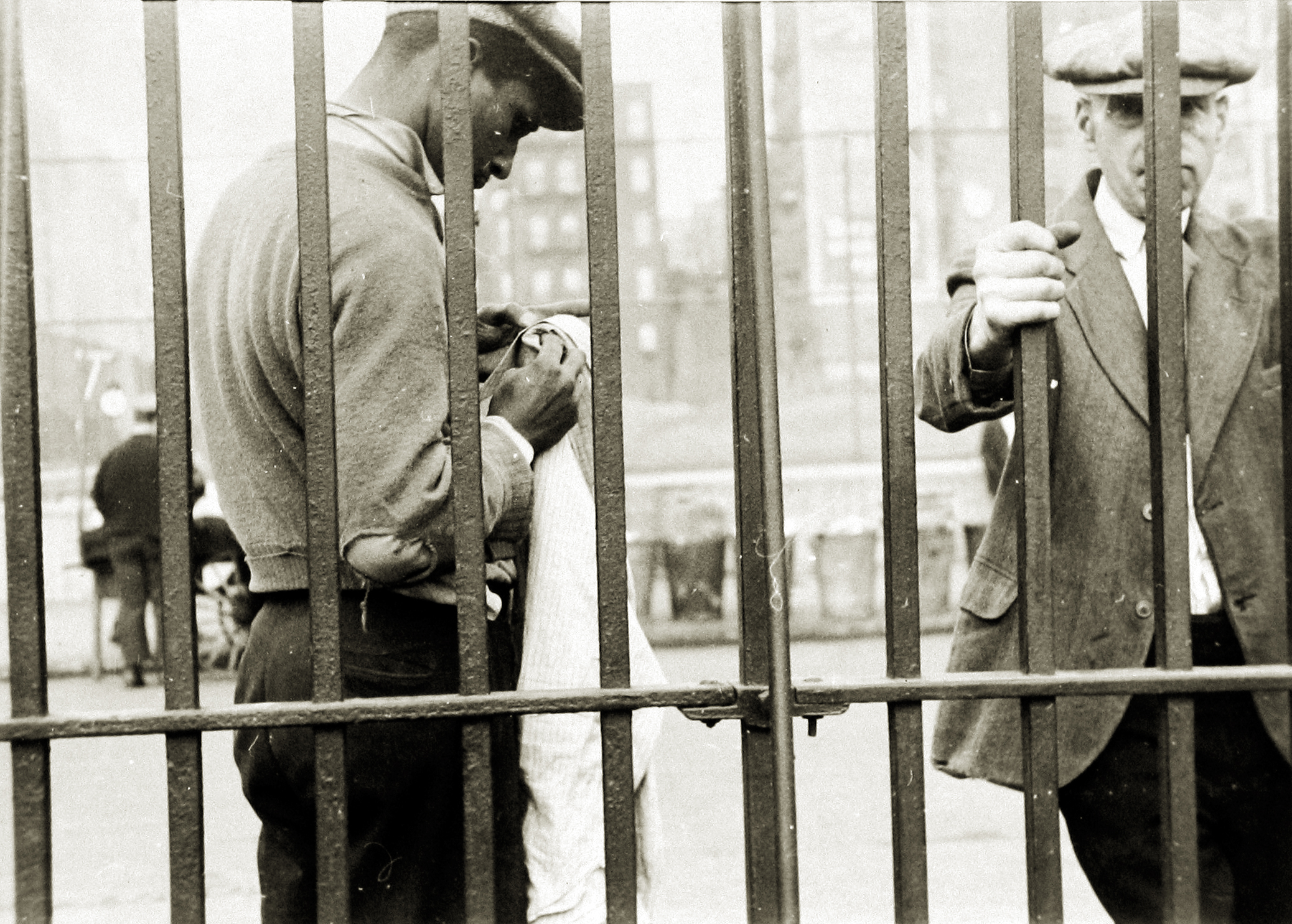 Walker Evans and His Early Circle 2004 Howard Greenberg Gallery