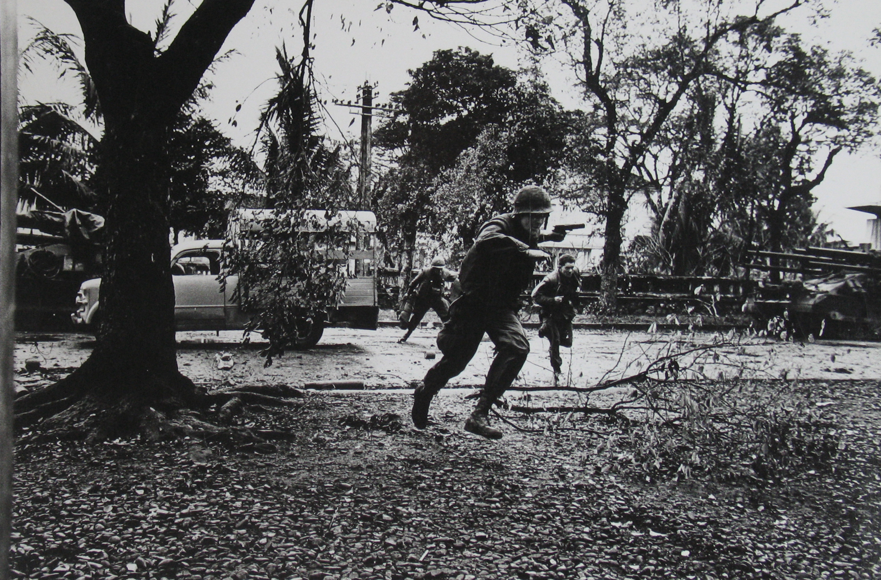 Philip Jones Griffiths: Maelstrom 2011 Howard Greenberg Gallery