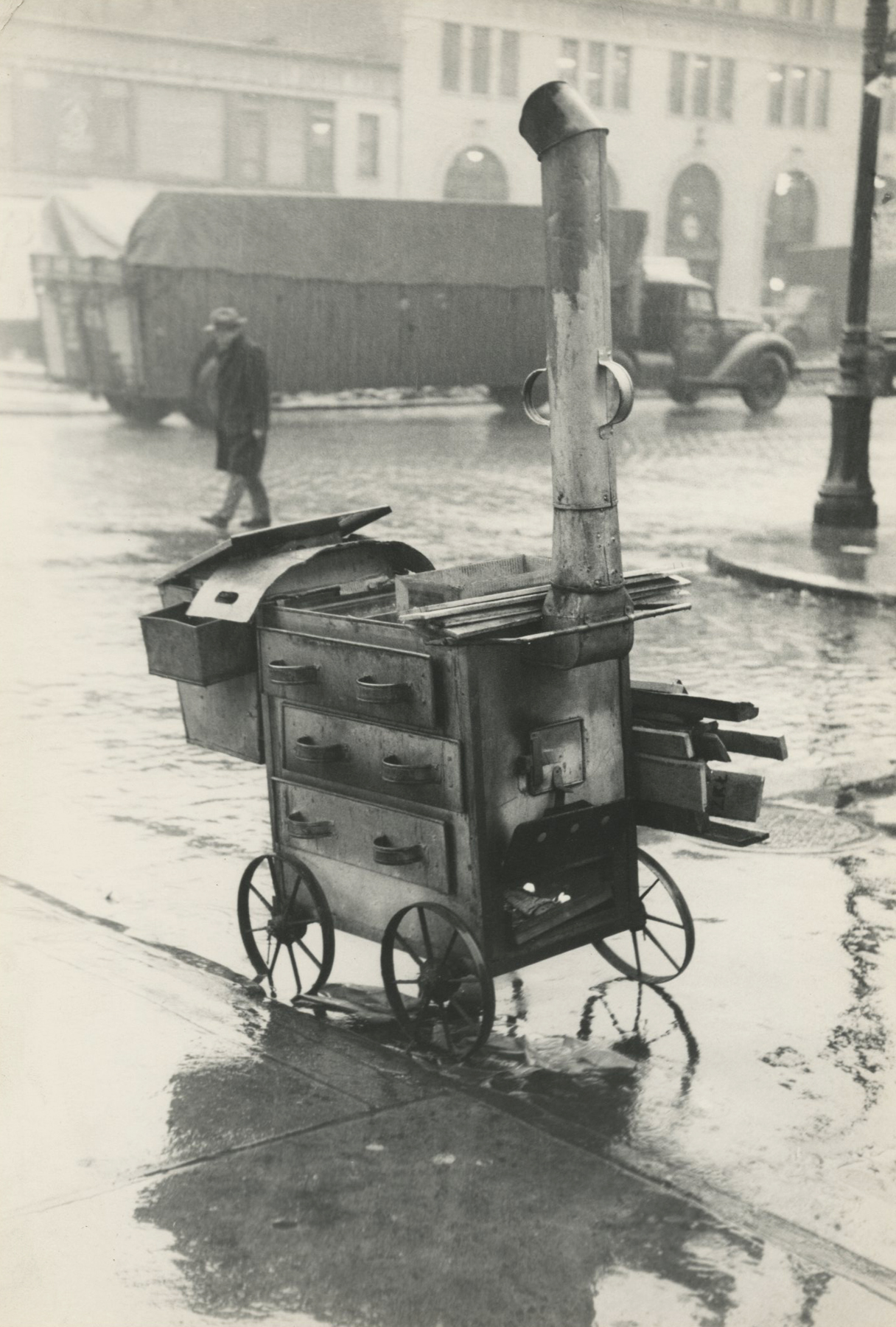 Saul Leiter - Howard Greenberg Gallery - Early Black and White - 2014