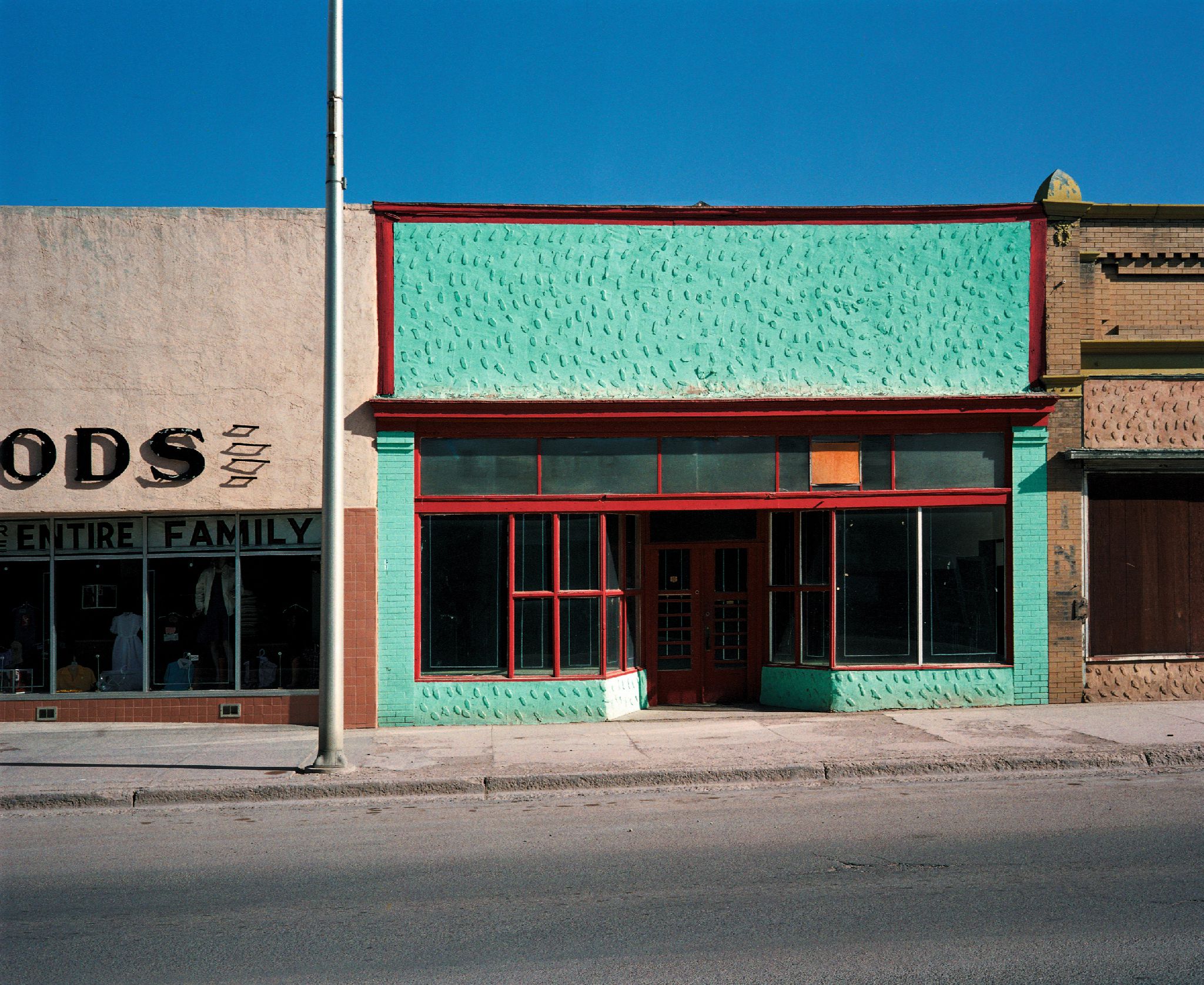 Wim Wenders, Entire Family, Las Vegas, New Mexico, from the series, “Written in the West”, 1983
