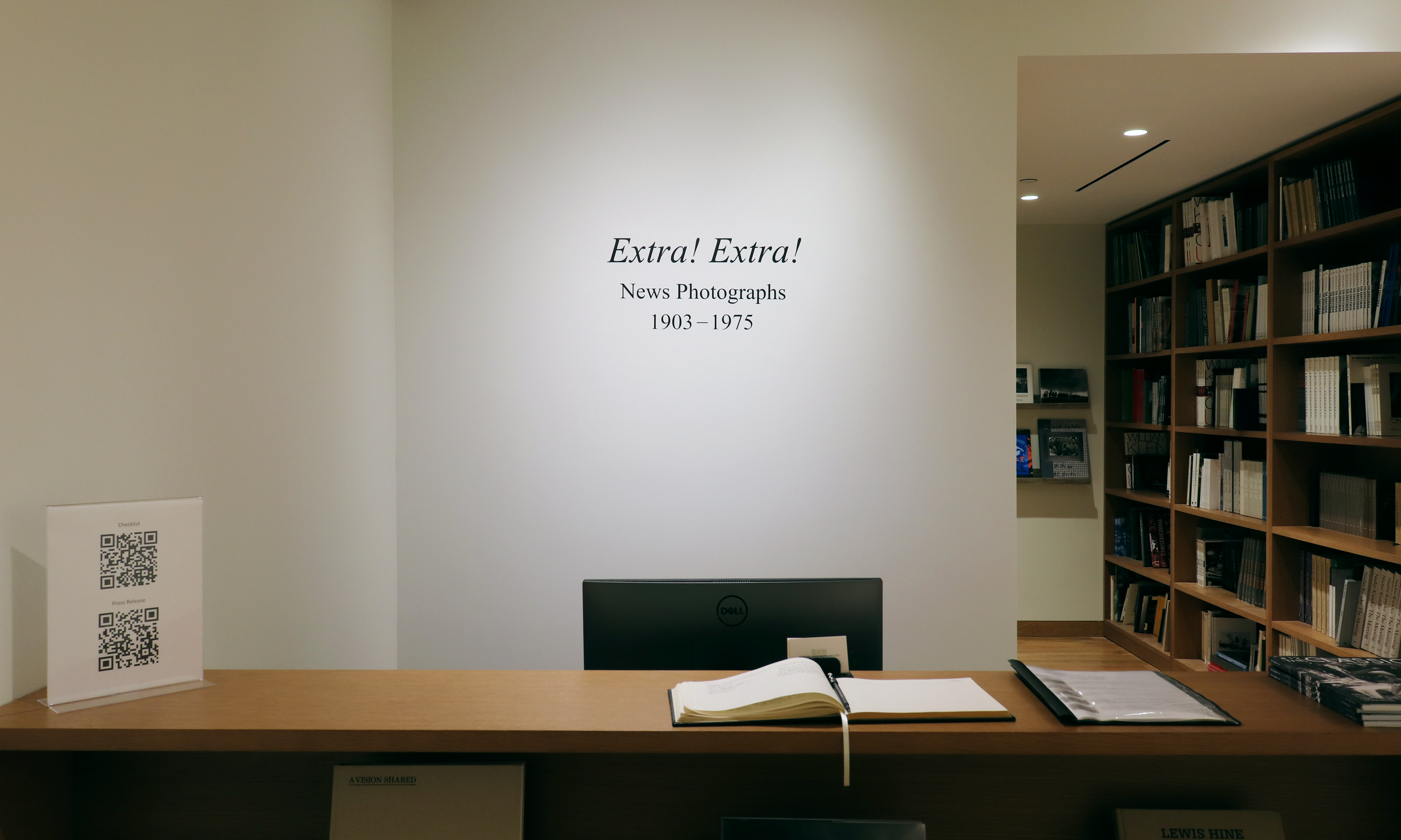 Howard Greenberg Gallery Extra Extra installation view