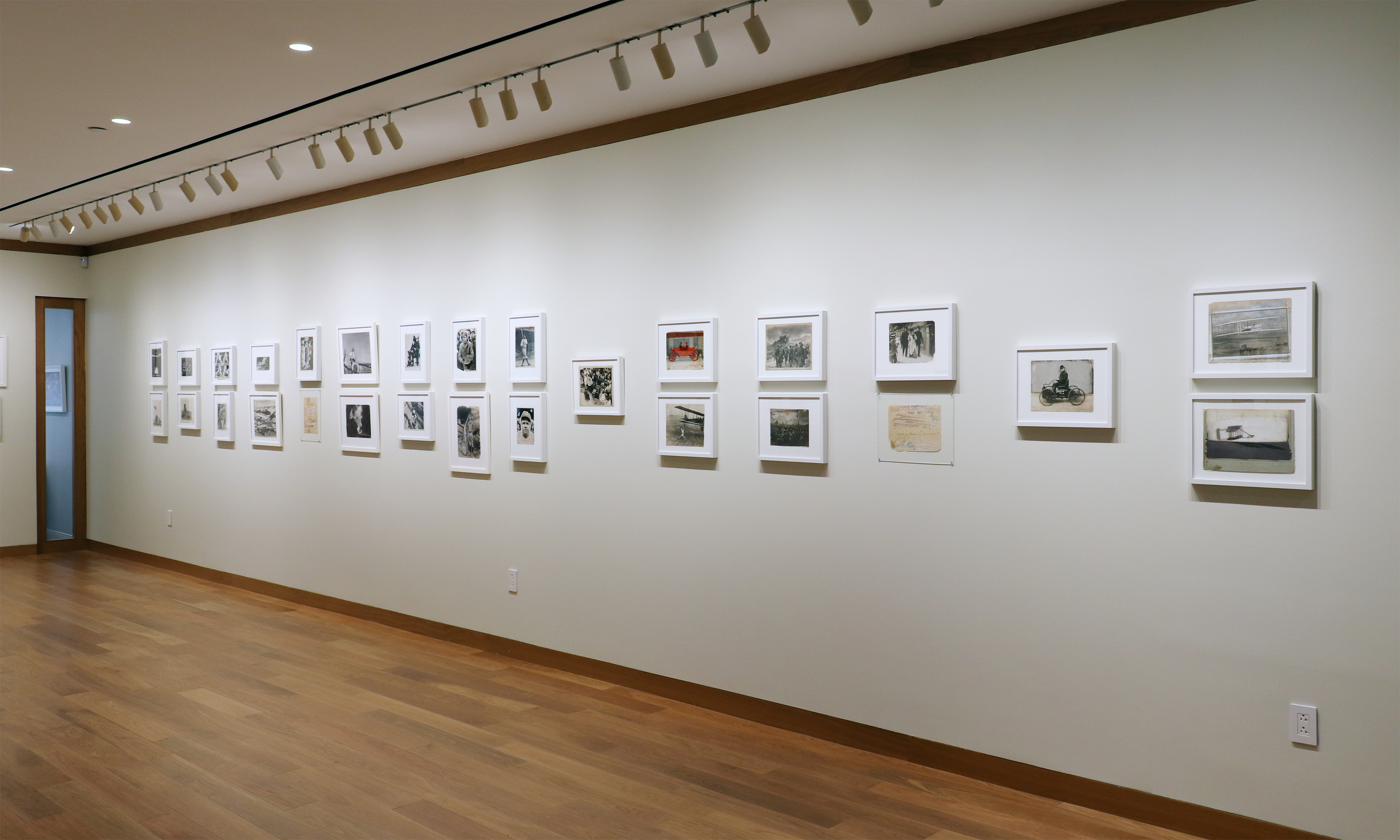 Howard Greenberg Gallery Extra Extra installation view