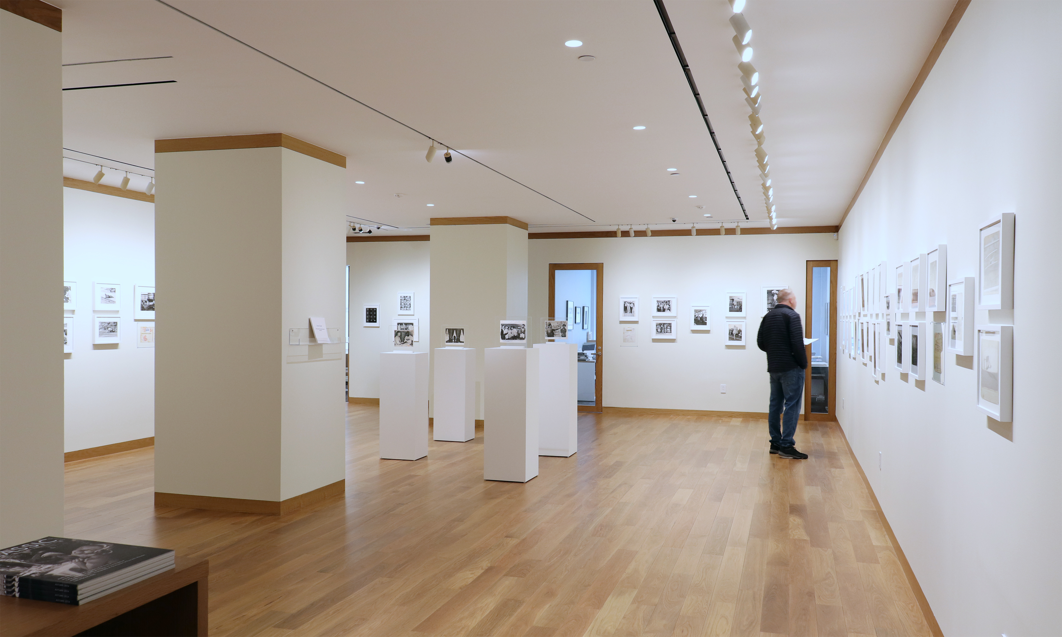Howard Greenberg Gallery Extra Extra installation view
